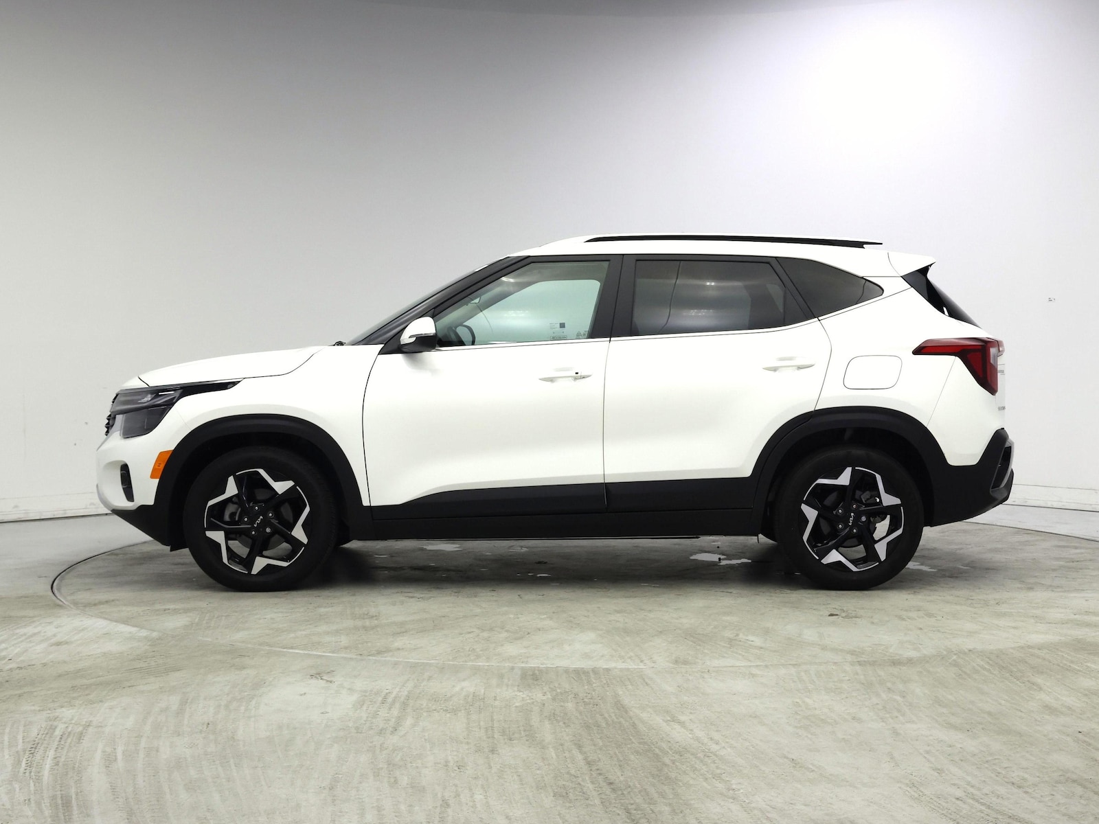 2024 Kia Seltos EX - Photo 4