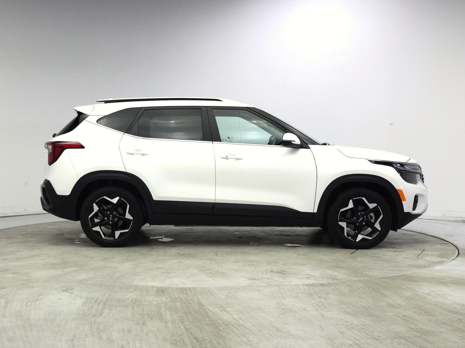 2024 Kia Seltos EX - Photo 8