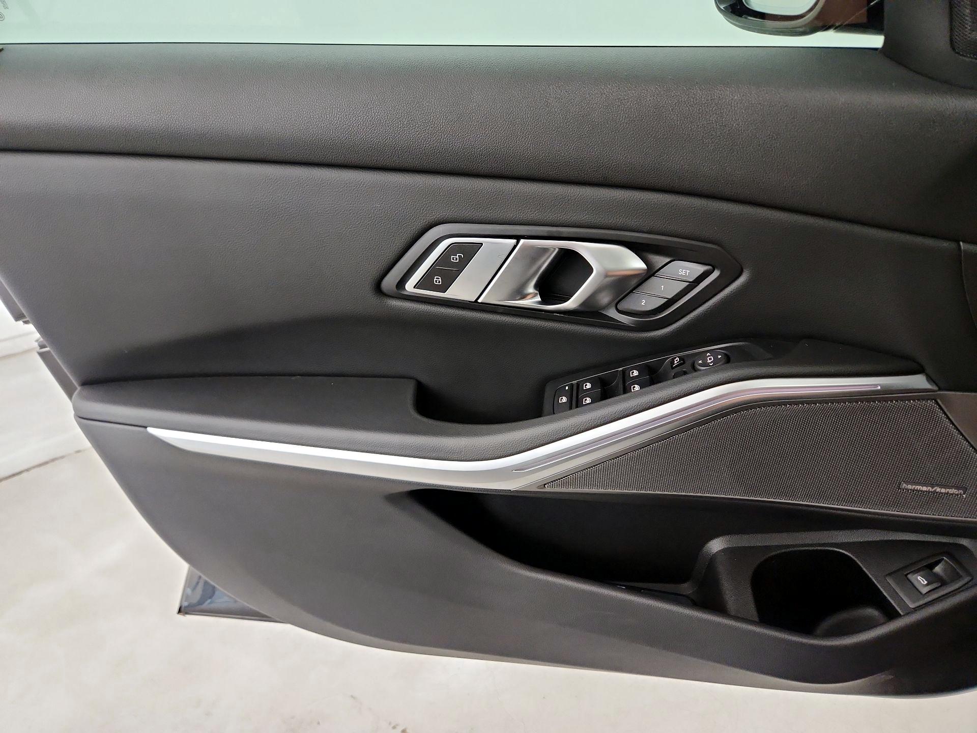 Thumbnail: 2023 BMW 3 Series - 12