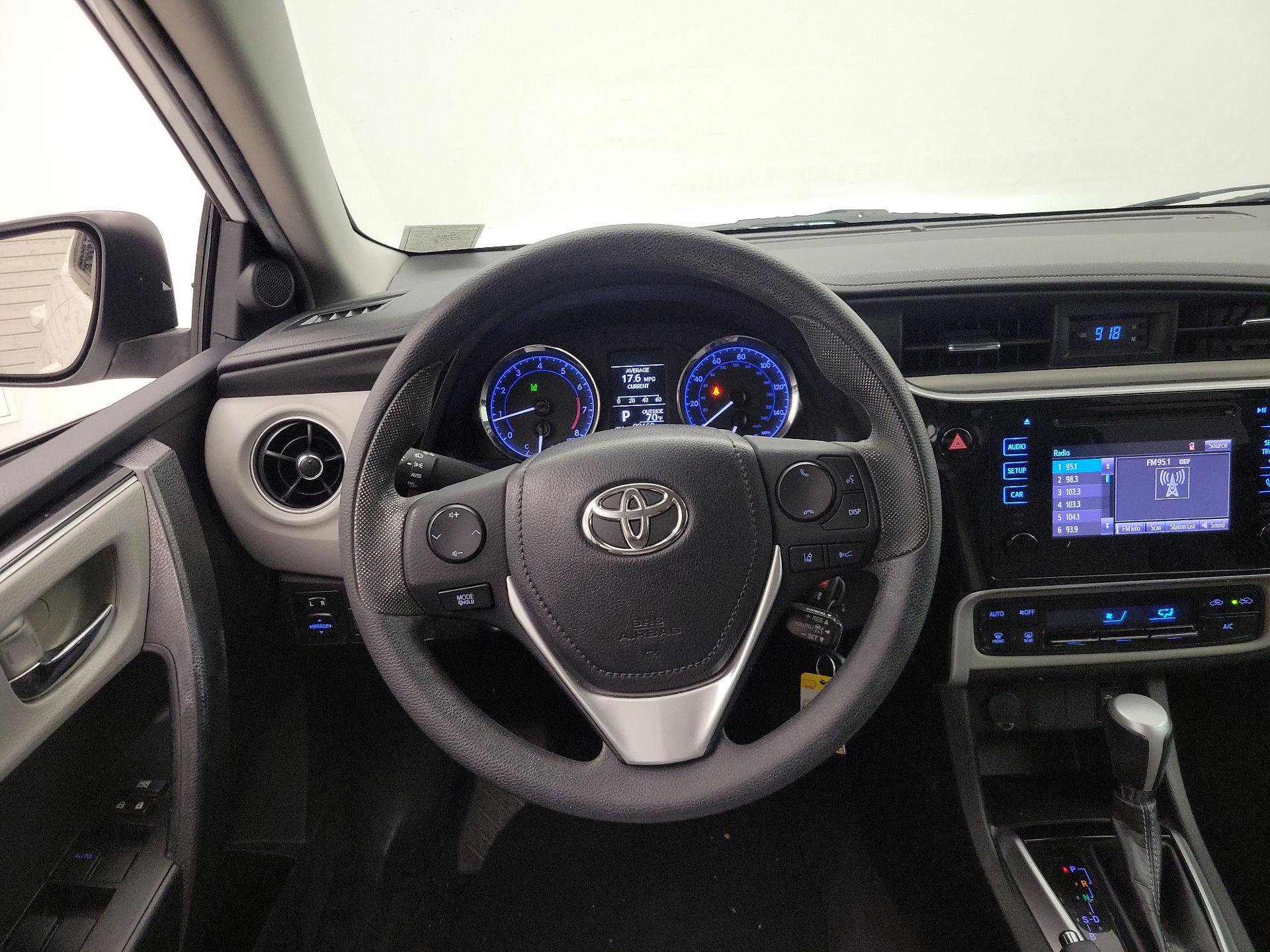 Thumbnail: 2019 Toyota Corolla - 10