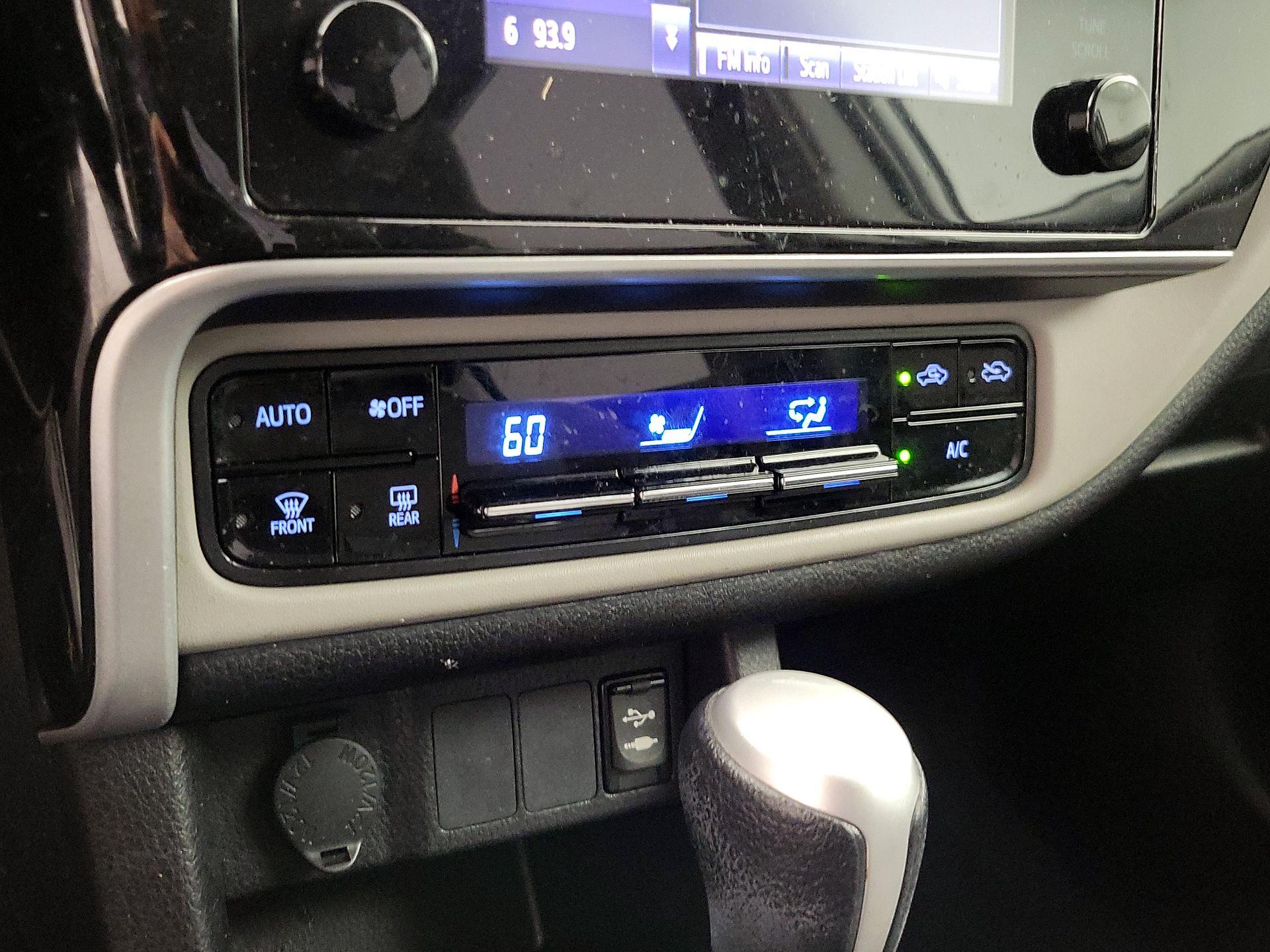 Thumbnail: 2019 Toyota Corolla - 16