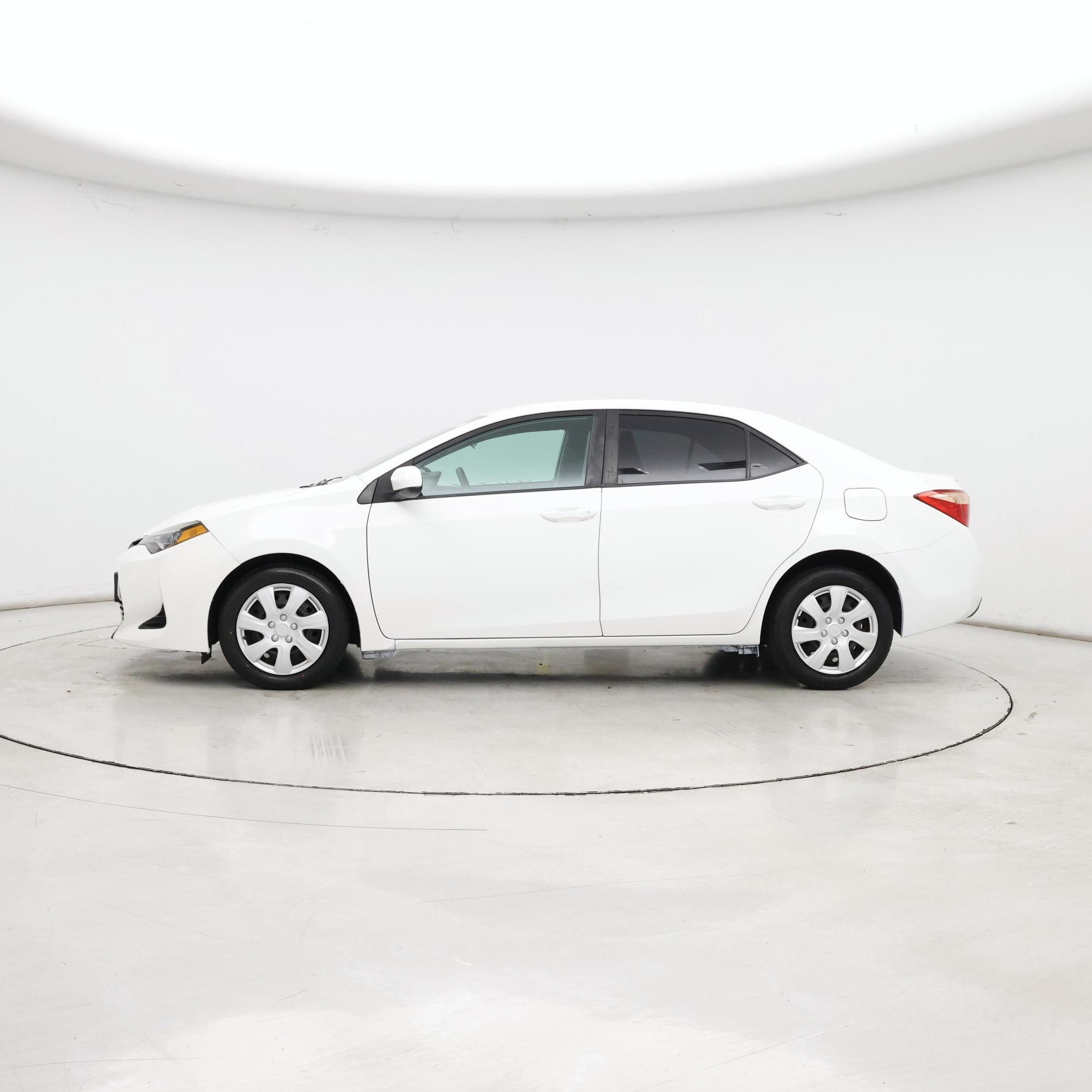 Thumbnail: 2019 Toyota Corolla - 3