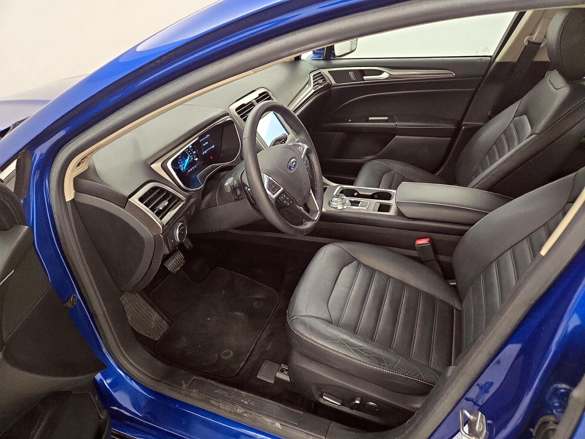 Thumbnail: 2017 Ford Fusion - 11
