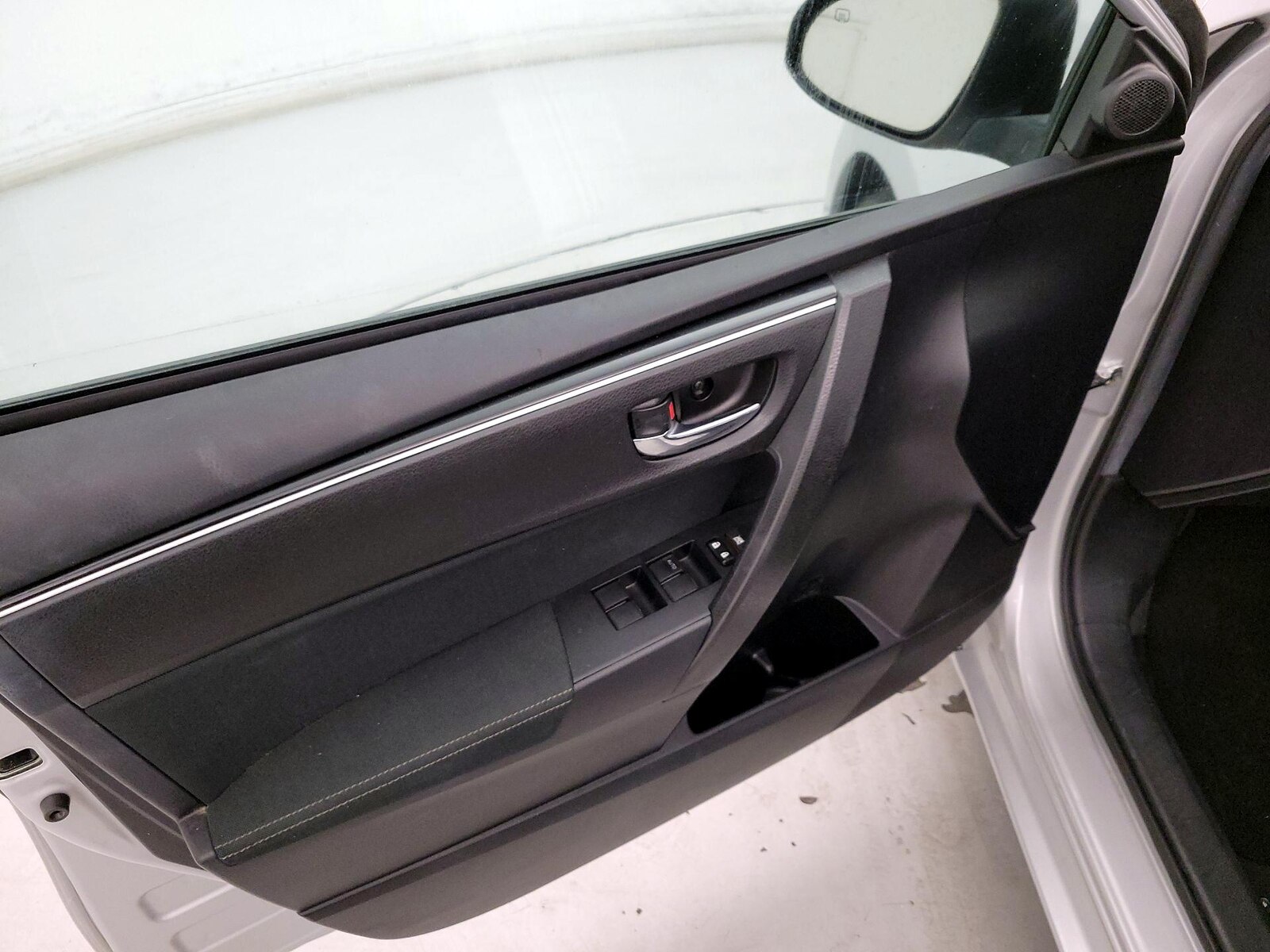 2018 Toyota Corolla LE - Photo 13