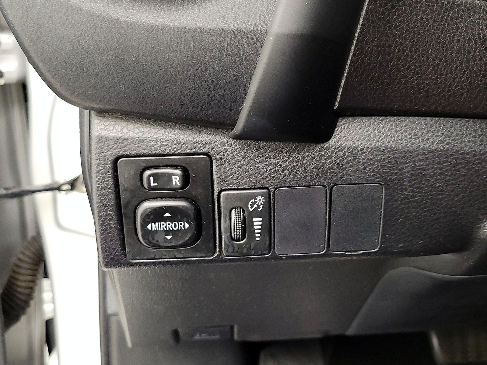 2018 Toyota Corolla LE - Photo 14