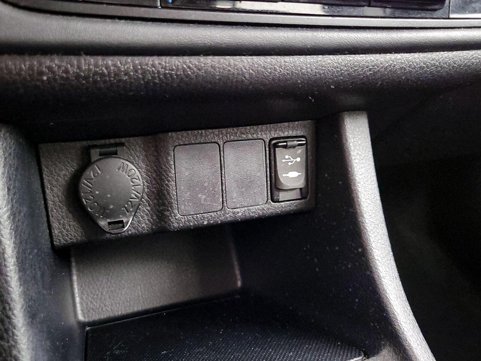 2018 Toyota Corolla LE - Photo 19