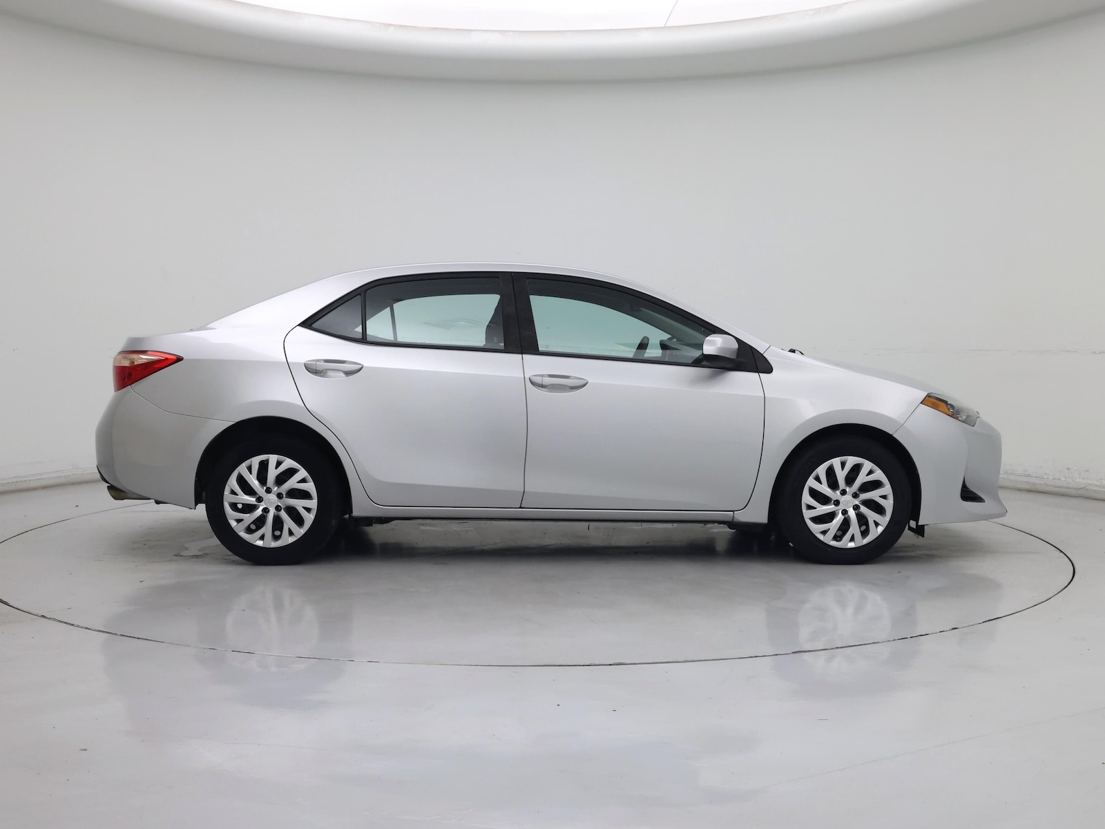 2018 Toyota Corolla LE - Photo 8