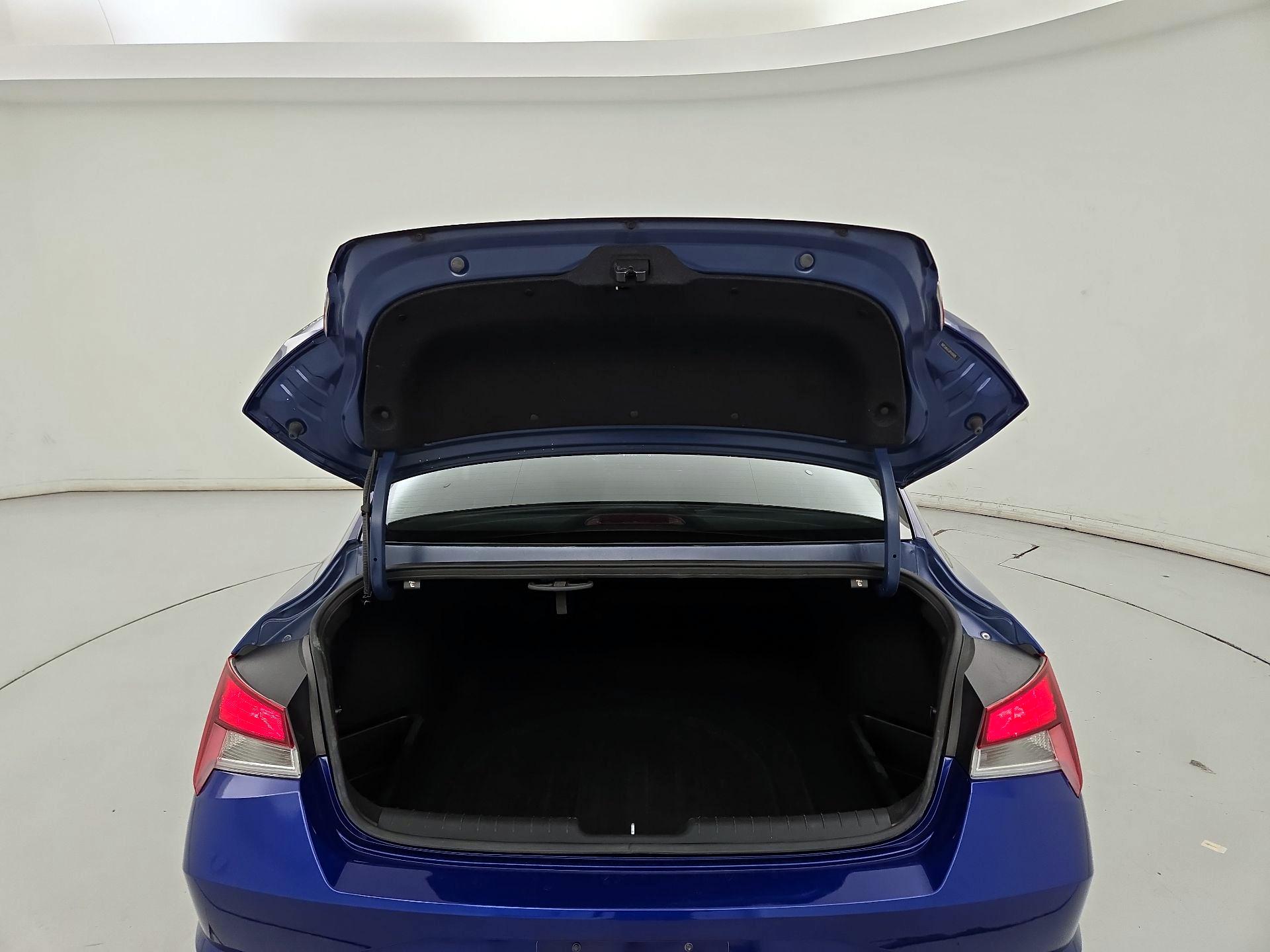 Thumbnail: 2023 Hyundai Elantra - 20