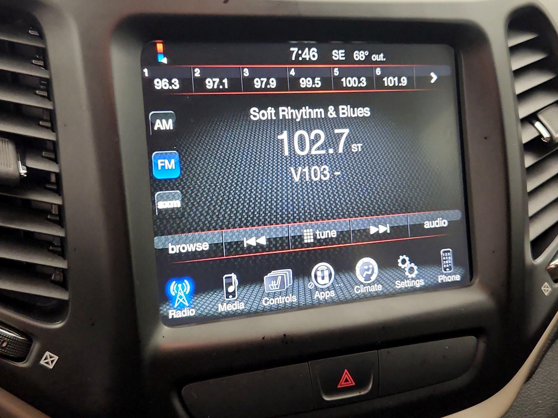 Thumbnail: 2015 Jeep Cherokee - 15