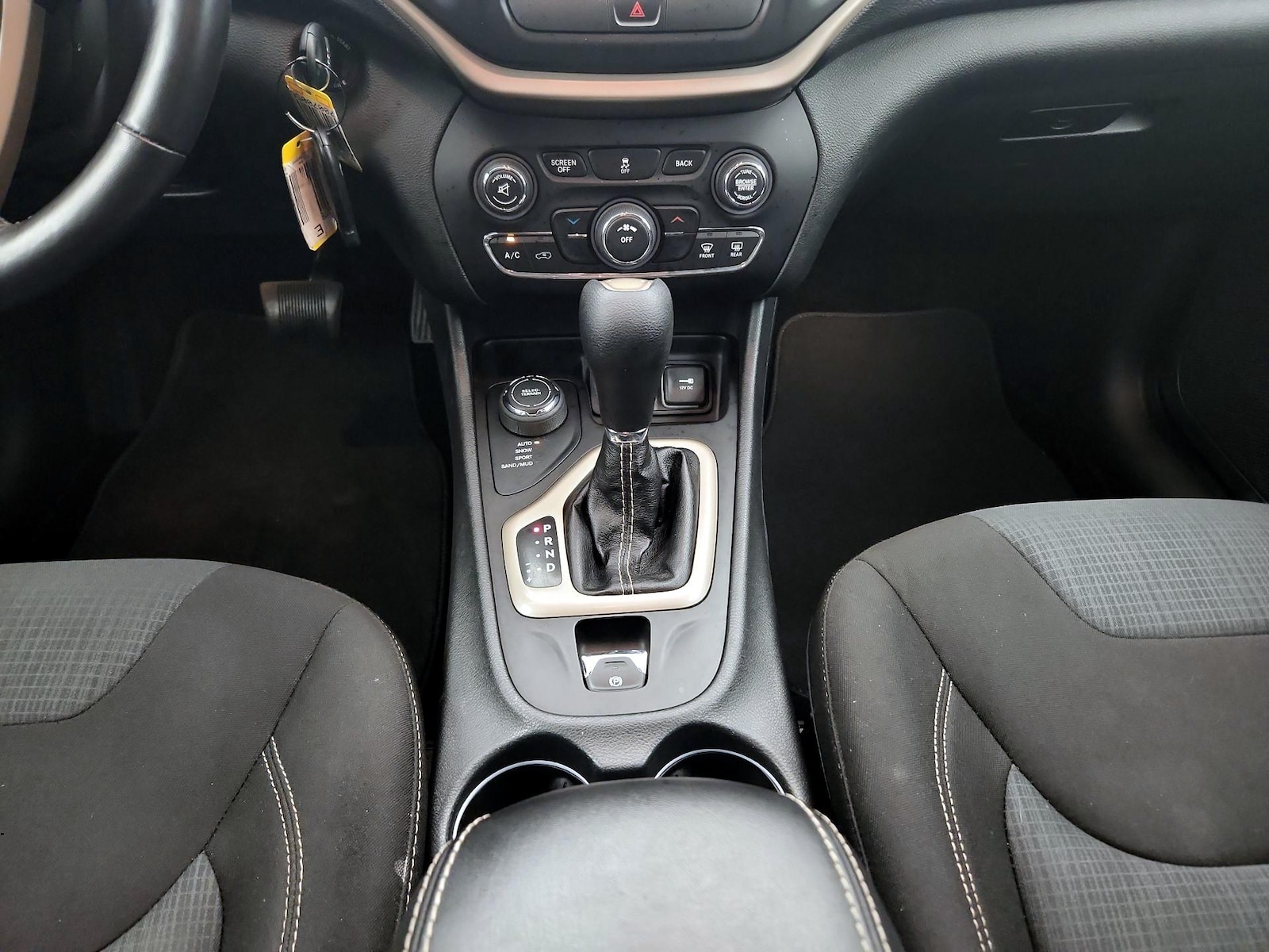 2015 Jeep Cherokee Latitude - Photo 18