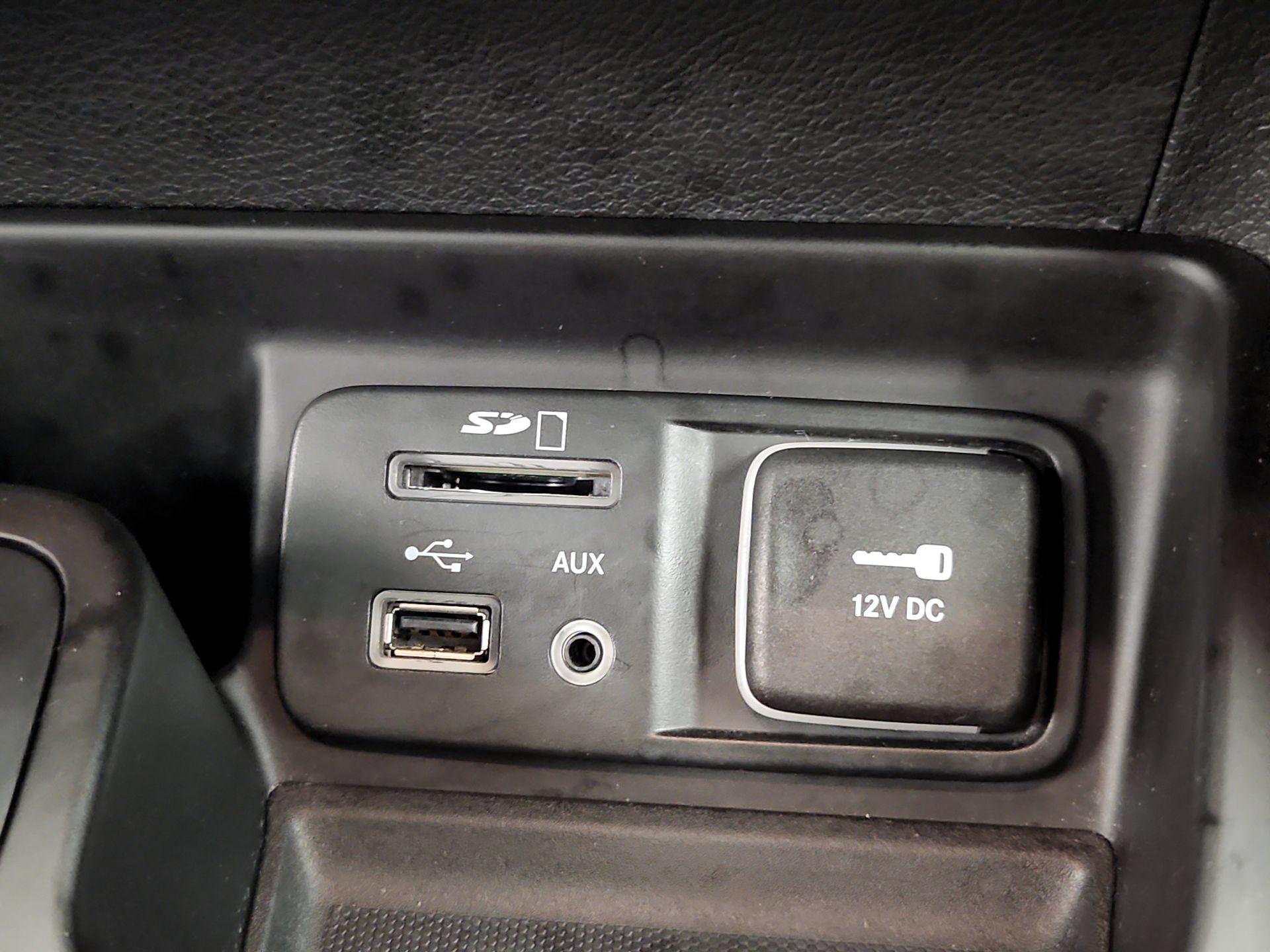 Thumbnail: 2015 Jeep Cherokee - 18