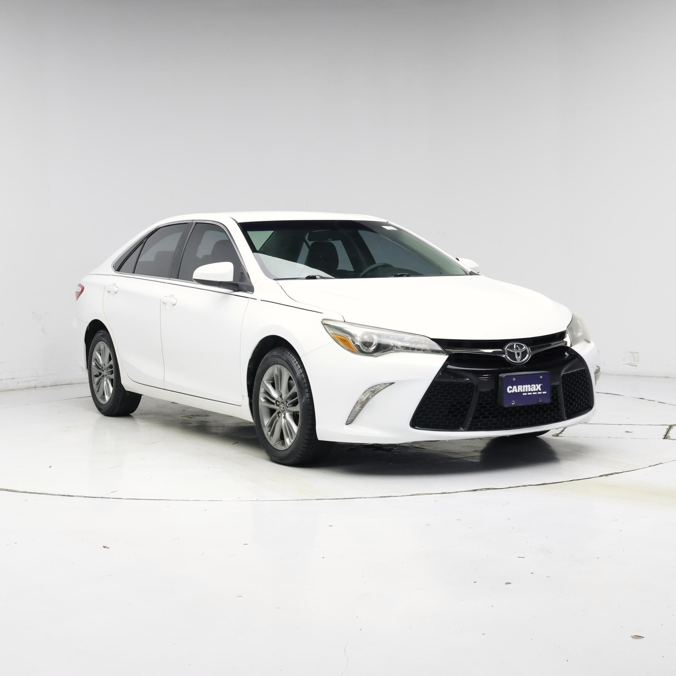 White 2017 Toyota Camry Sedan Front-Wheel Drive Automatic