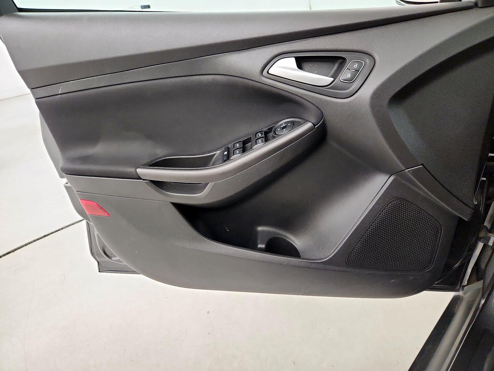 Thumbnail: 2018 Ford Focus - 12