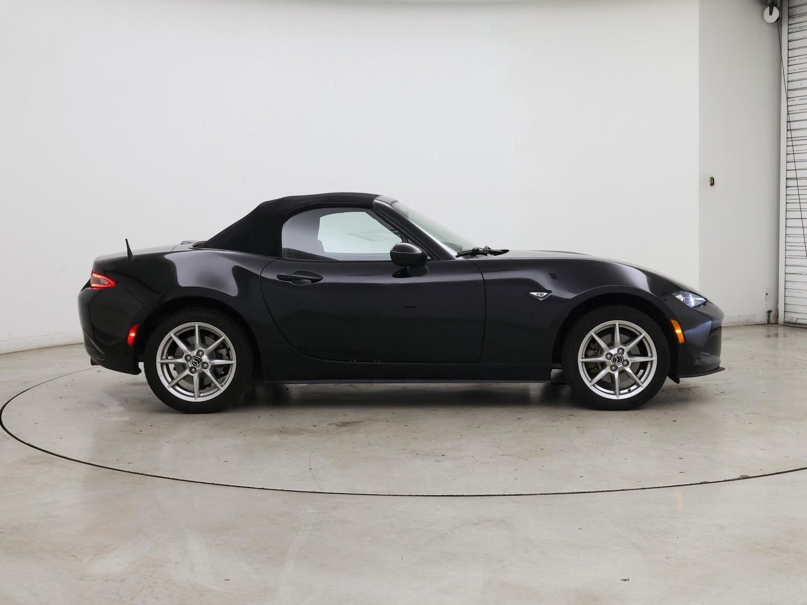 2017 Mazda MX-5 Miata Sport - Photo 8