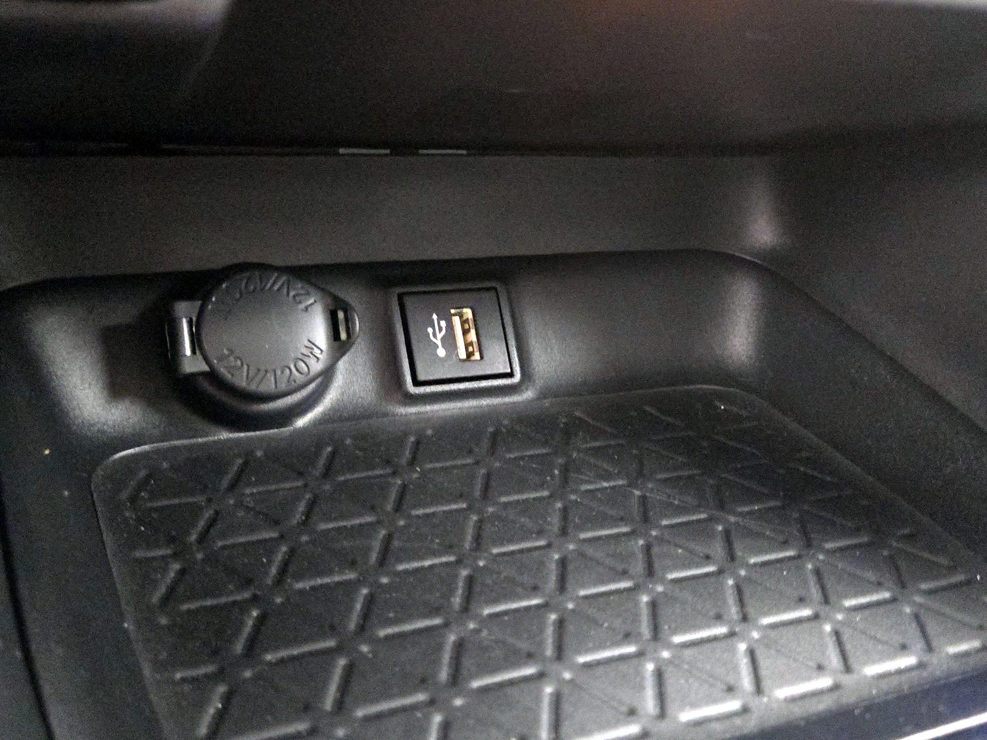 Thumbnail: 2025 Toyota RAV4 - 18