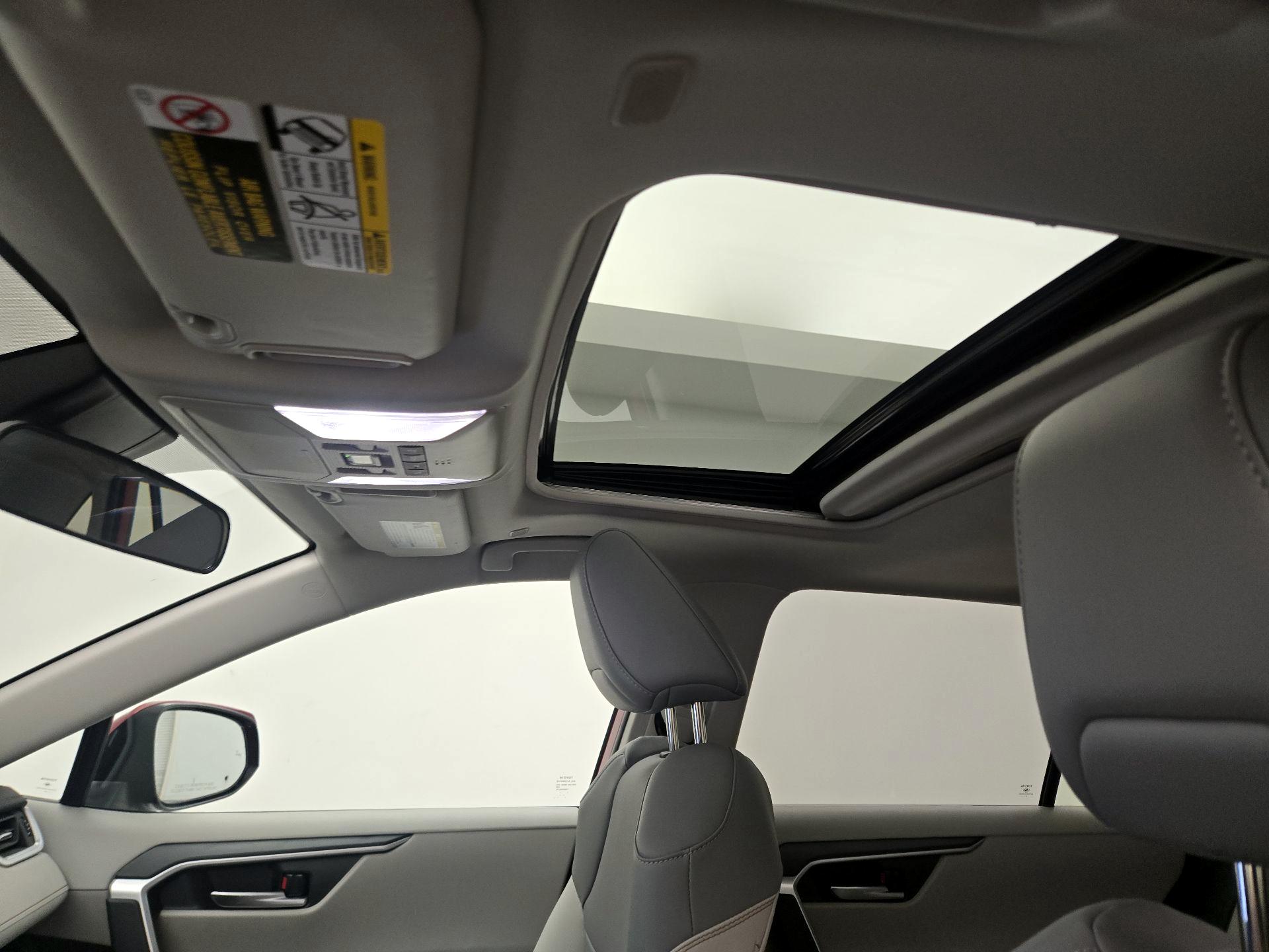 Thumbnail: 2025 Toyota RAV4 - 19