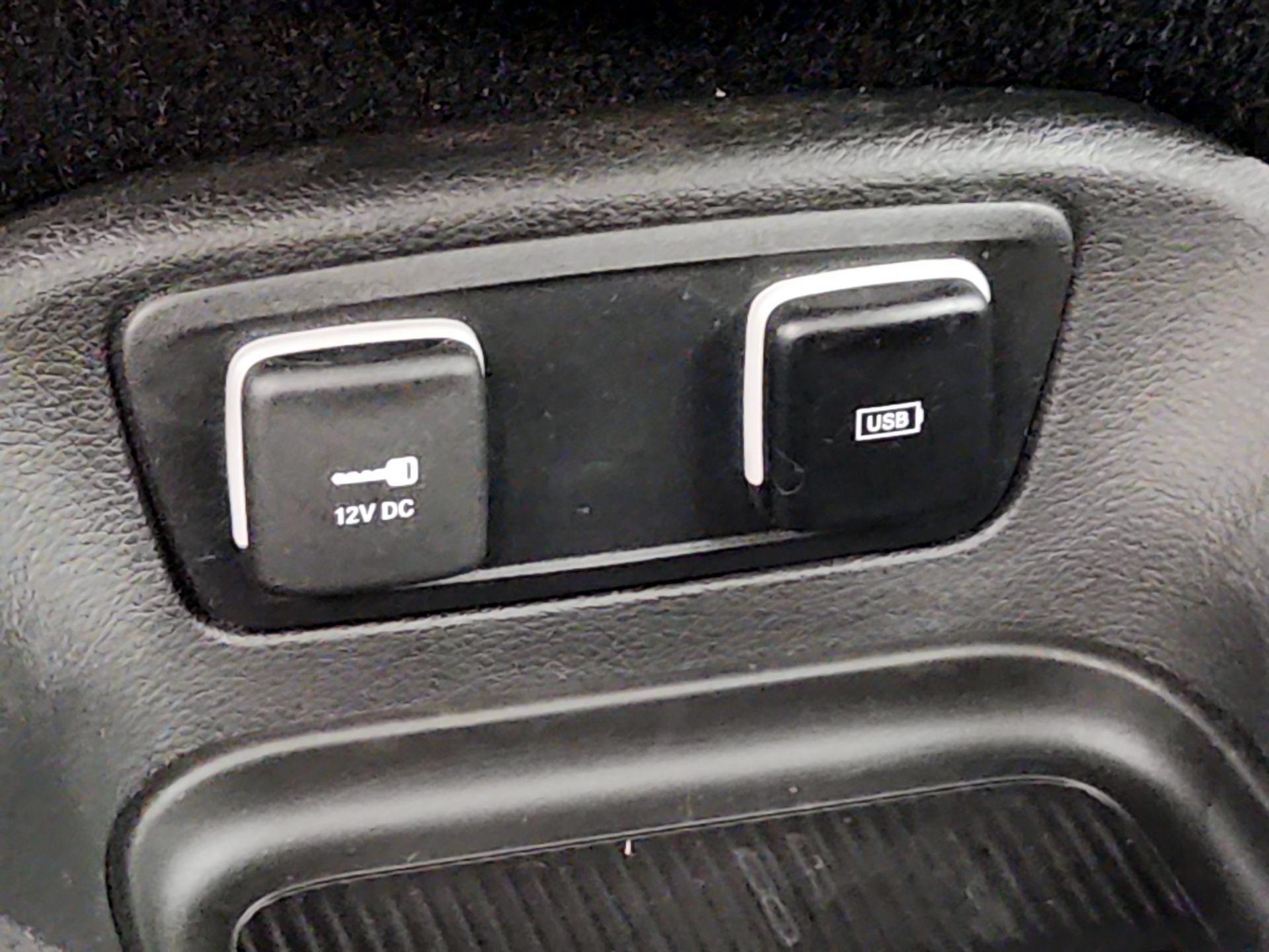 Thumbnail: 2020 Chrysler Pacifica - 18
