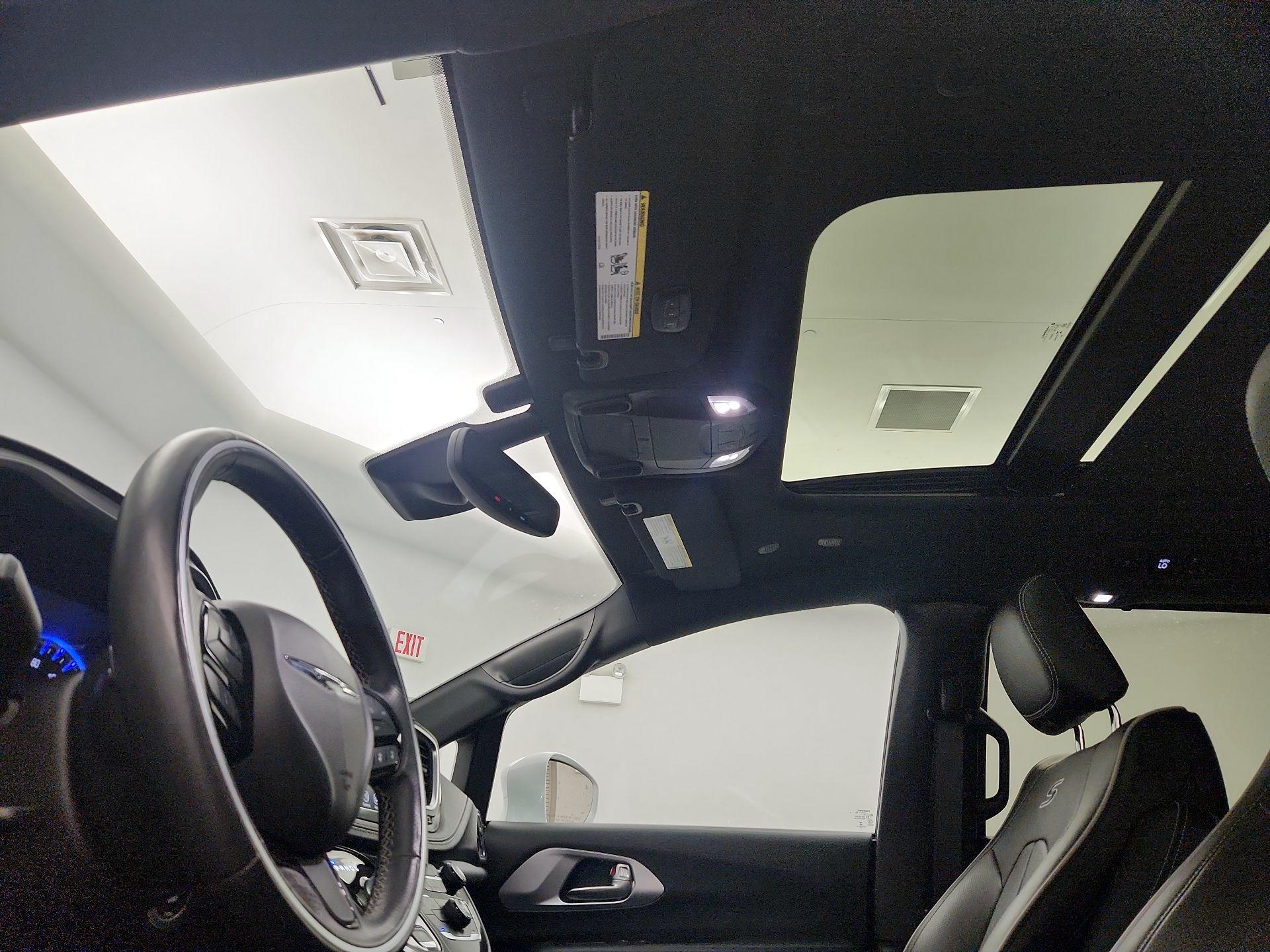 Thumbnail: 2020 Chrysler Pacifica - 19