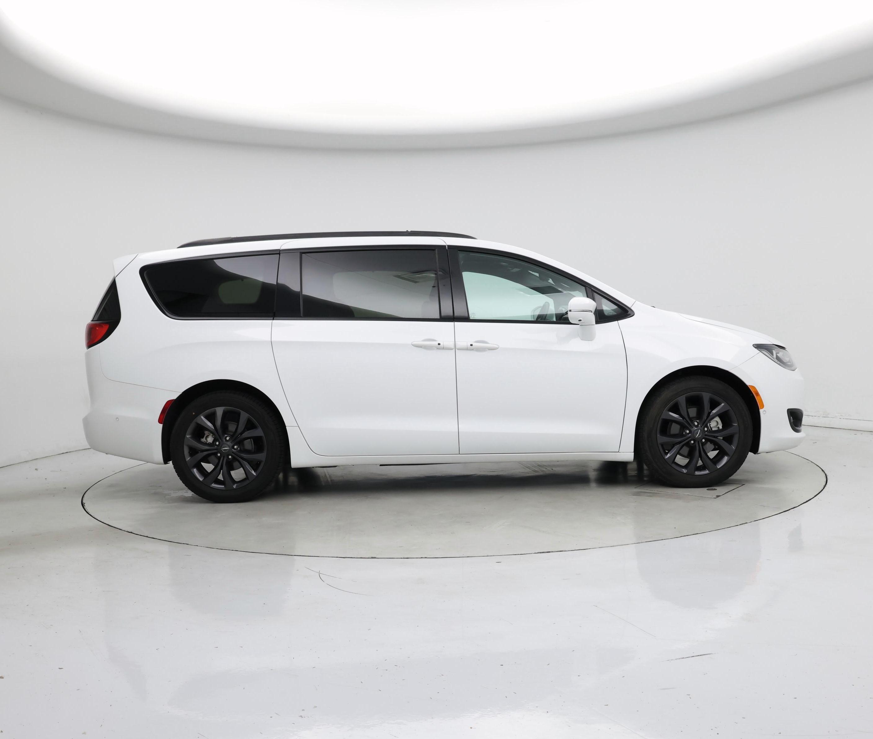 Thumbnail: 2020 Chrysler Pacifica - 7