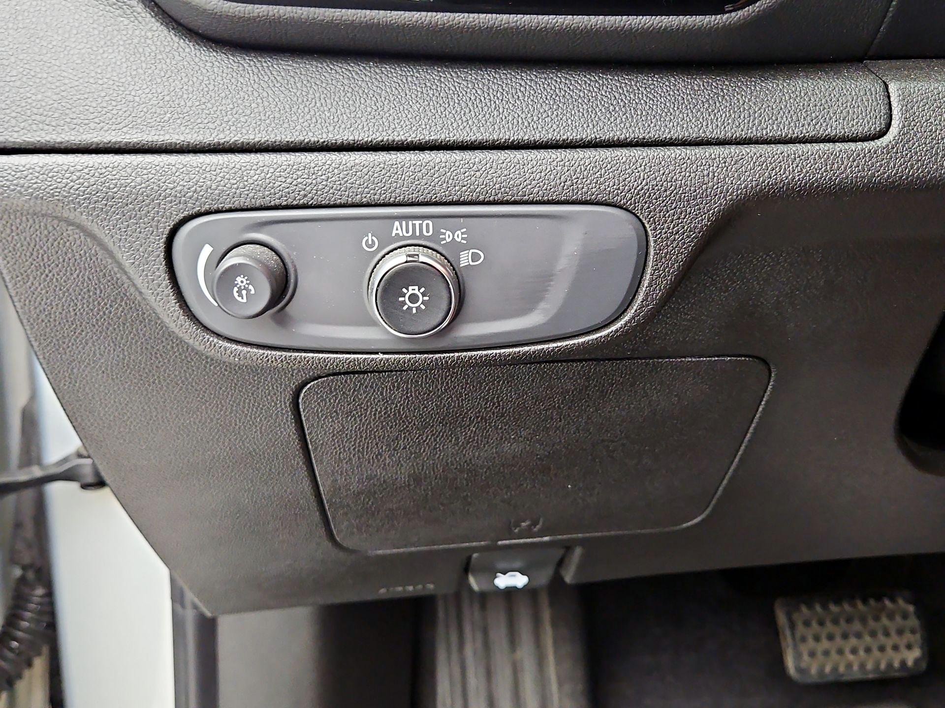 Thumbnail: 2023 Chevrolet Bolt EUV - 13