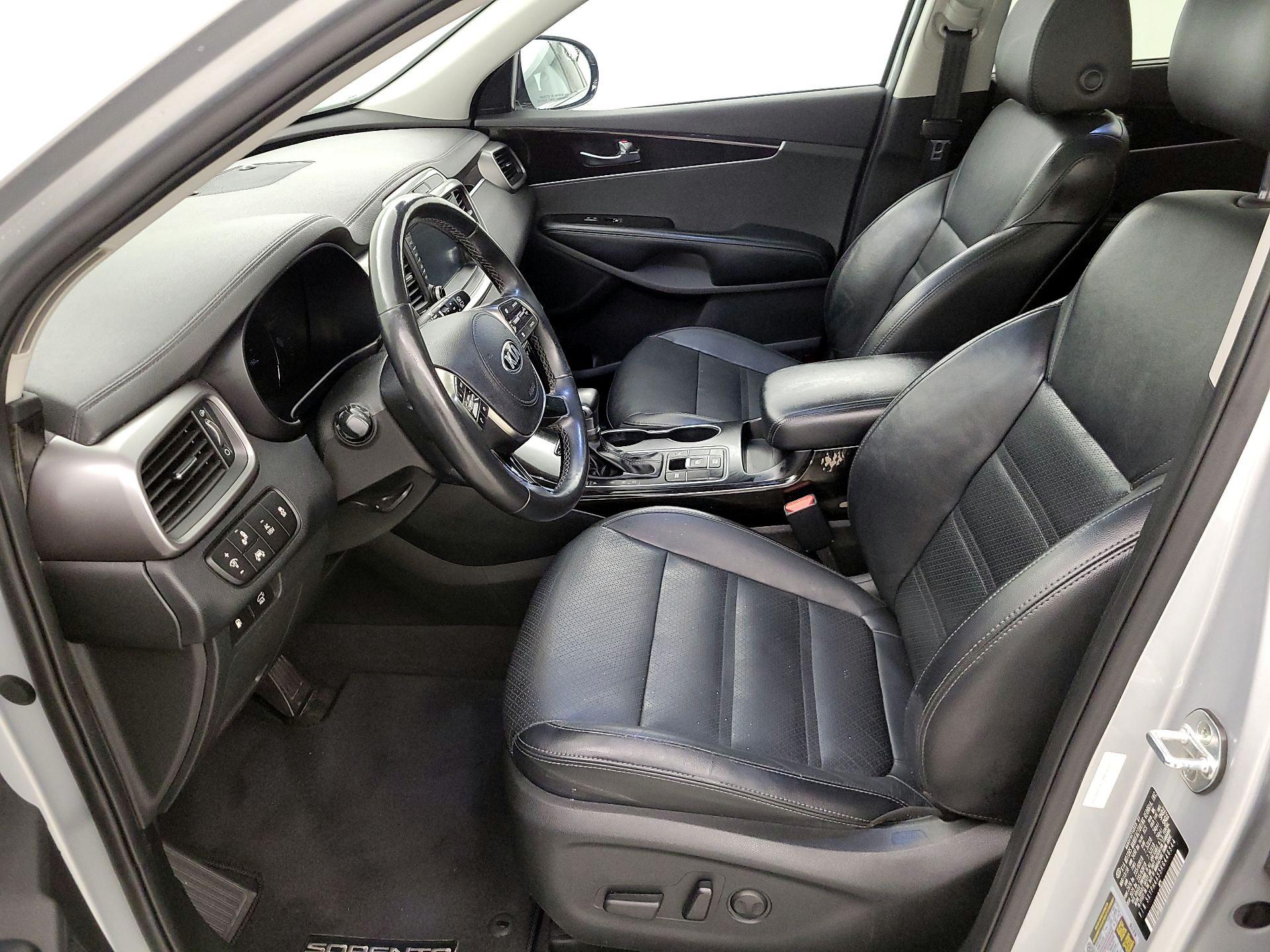Thumbnail: 2019 Kia Sorento - 11