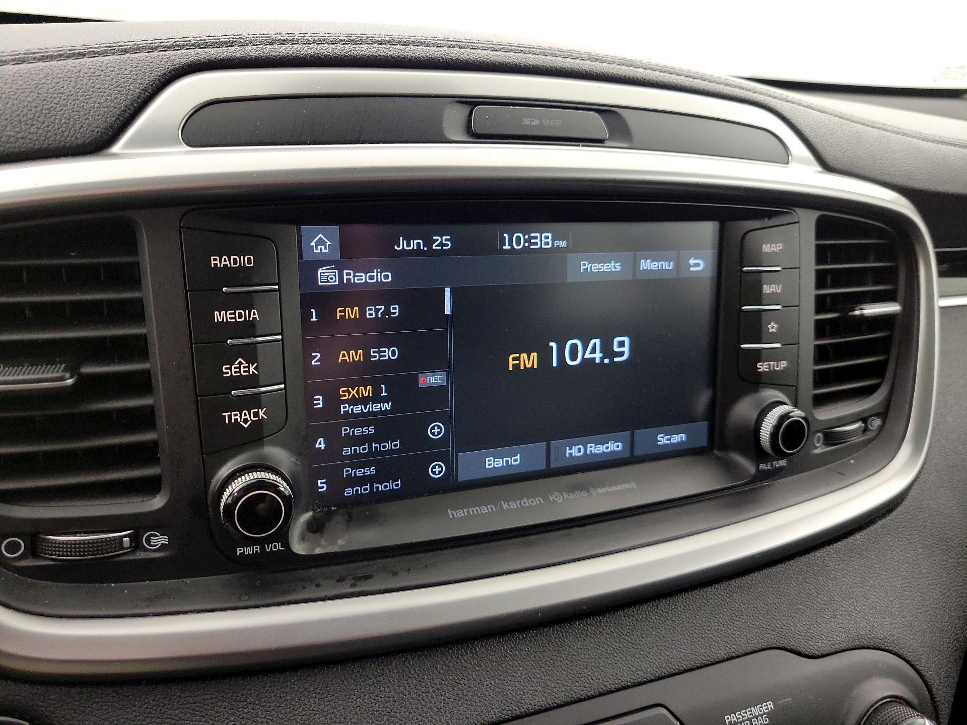 Thumbnail: 2019 Kia Sorento - 16