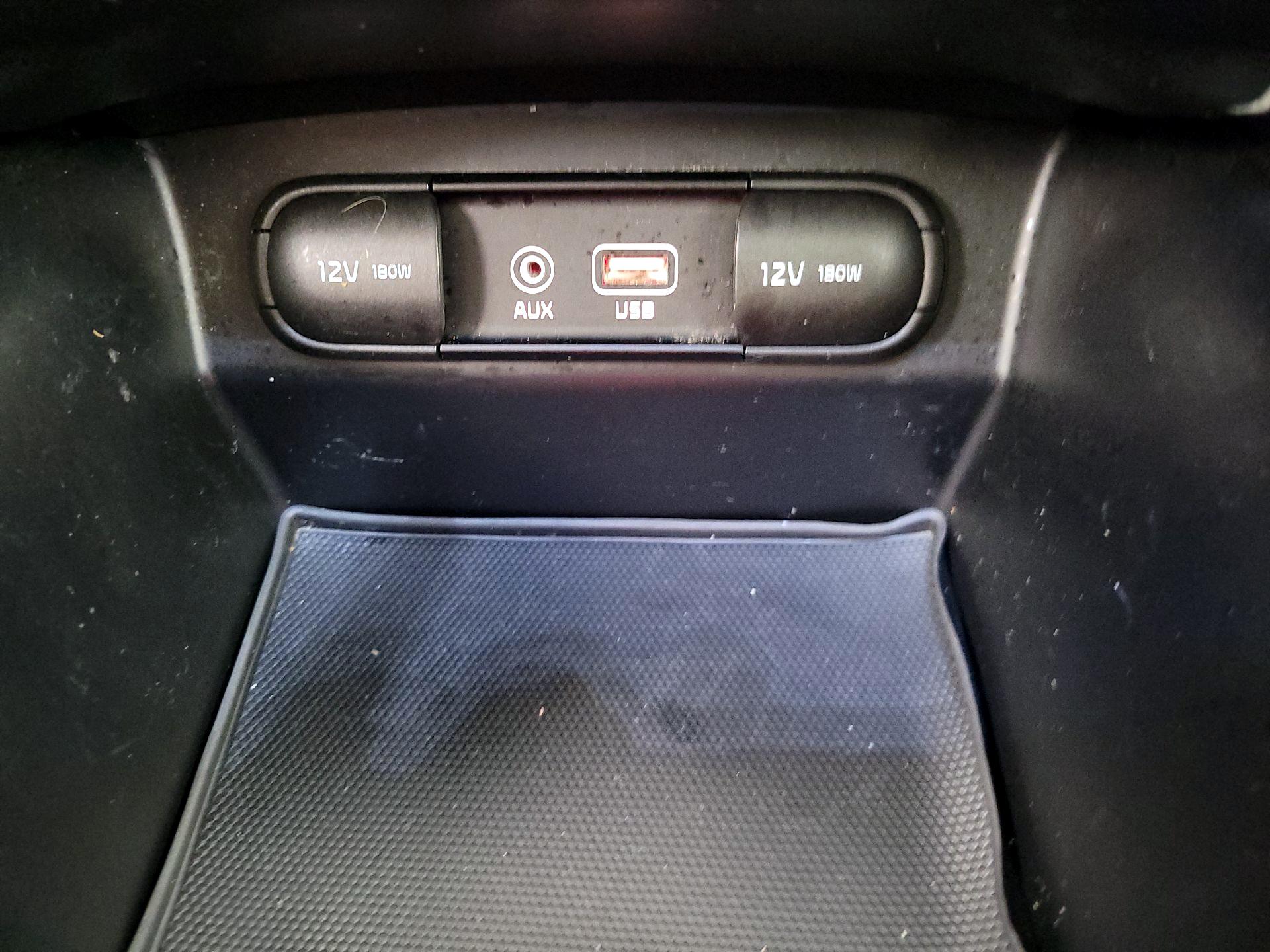 Thumbnail: 2019 Kia Sorento - 19