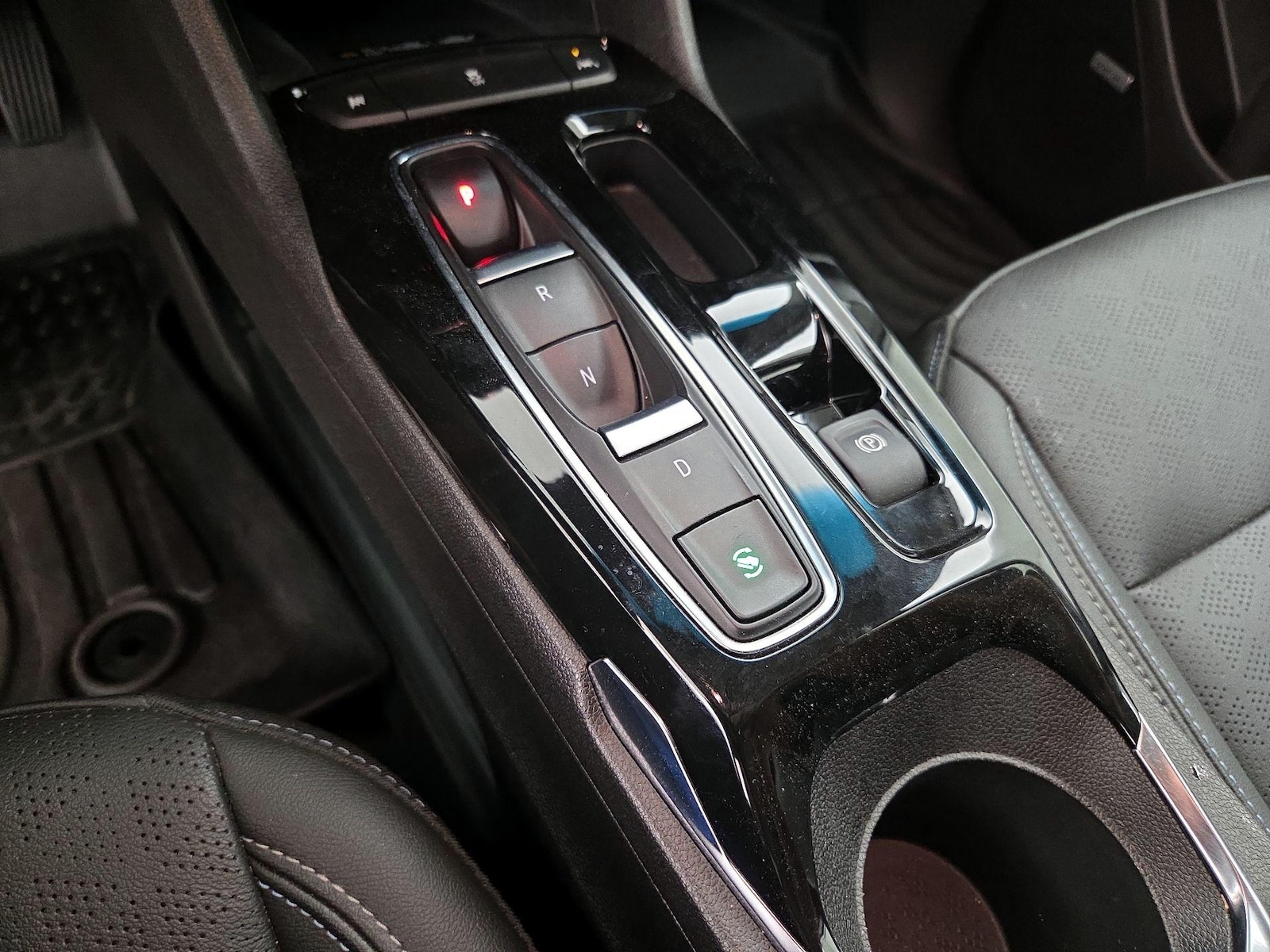 2023 Chevrolet Bolt EV 2LT - Photo 18