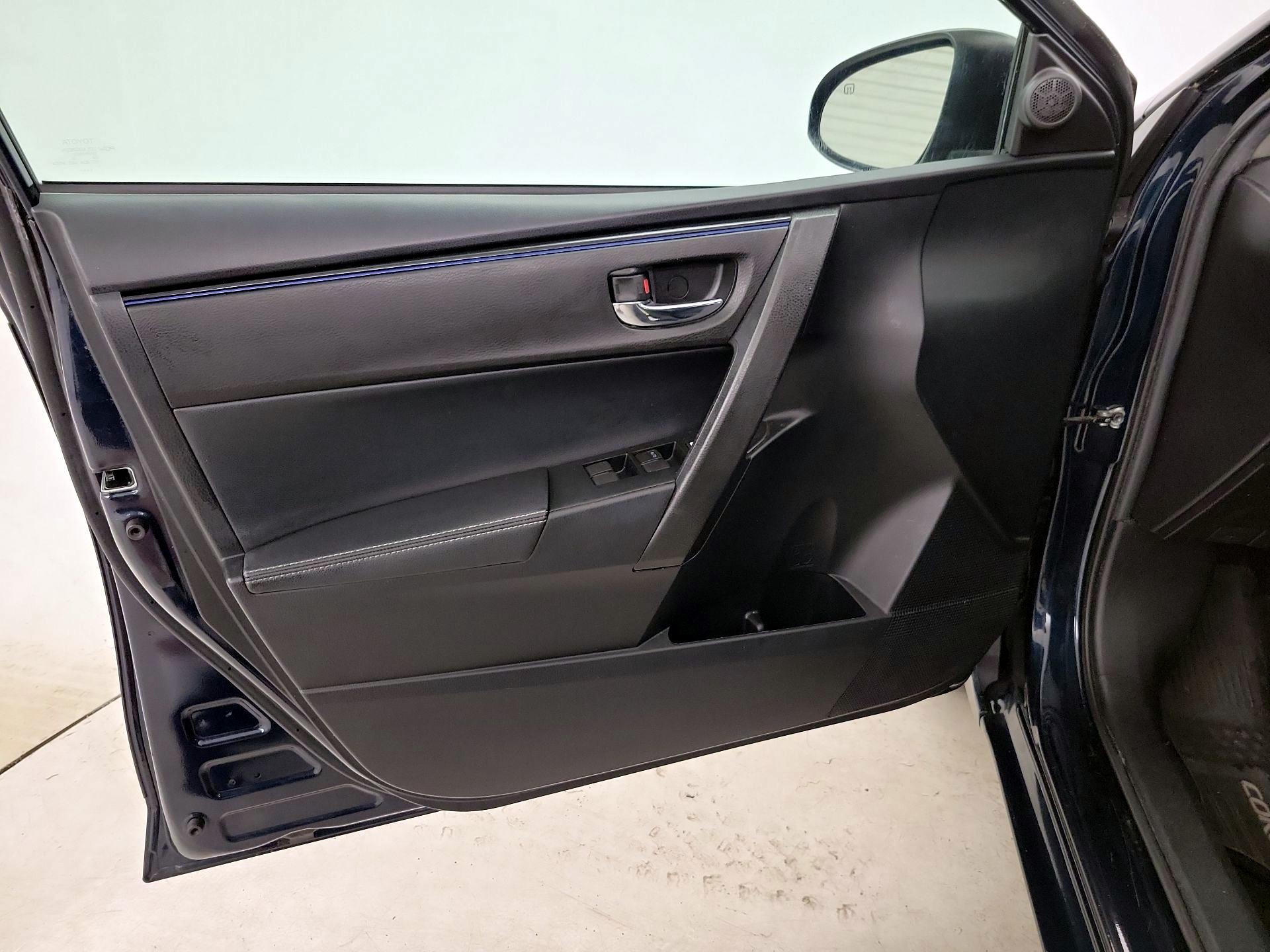 Thumbnail: 2019 Toyota Corolla - 12
