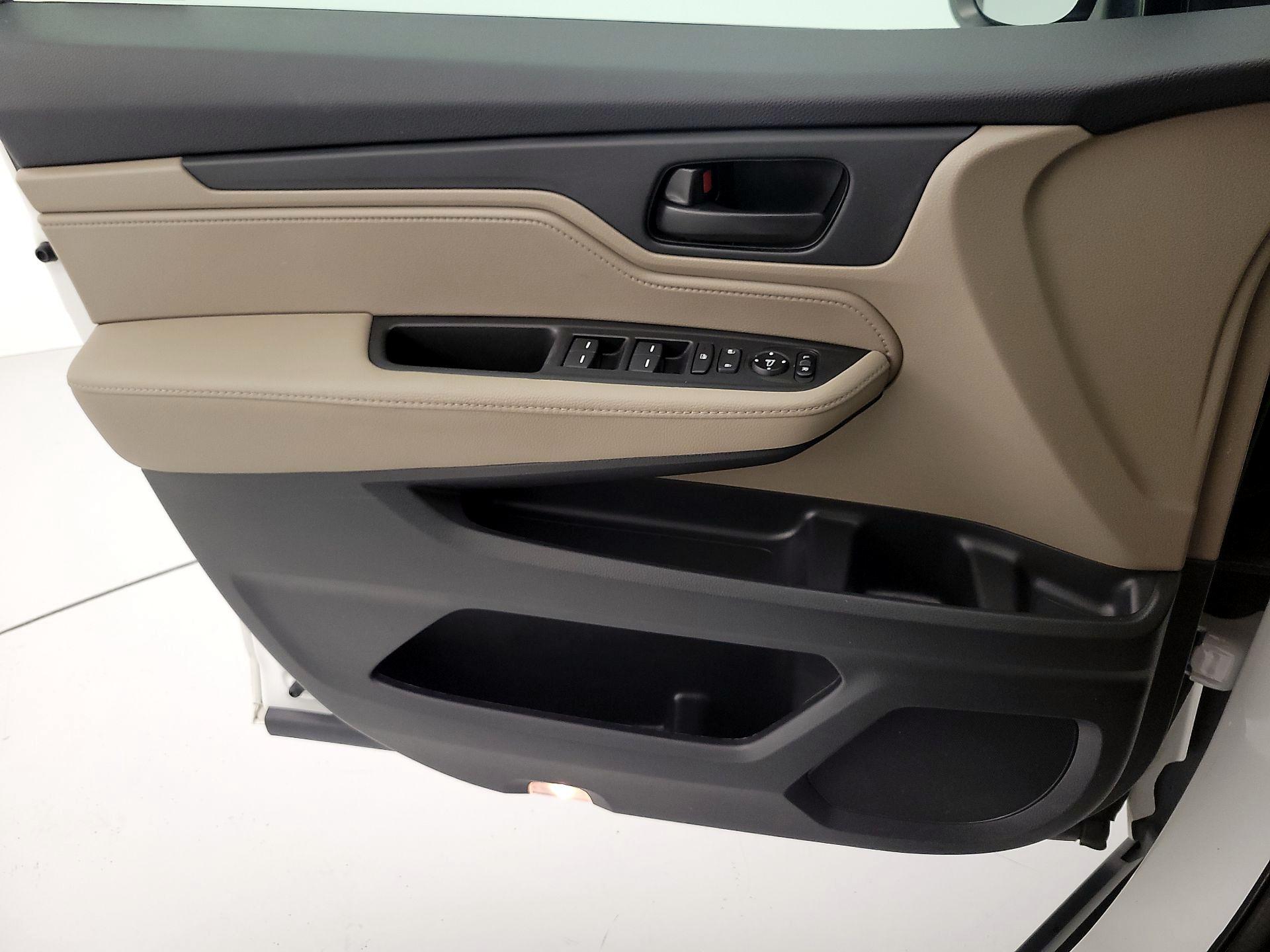 Thumbnail: 2021 Honda Odyssey - 12