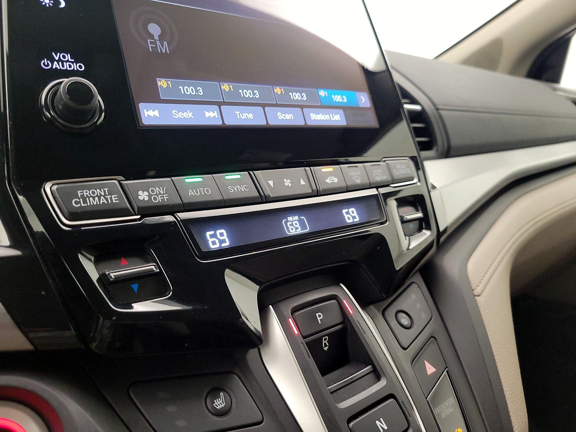 Thumbnail: 2021 Honda Odyssey - 16