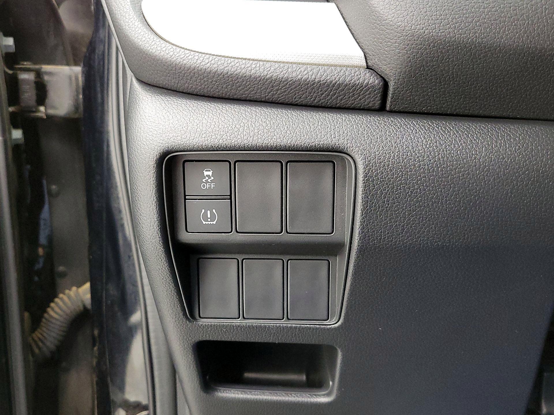 Thumbnail: 2017 Honda CR-V - 13