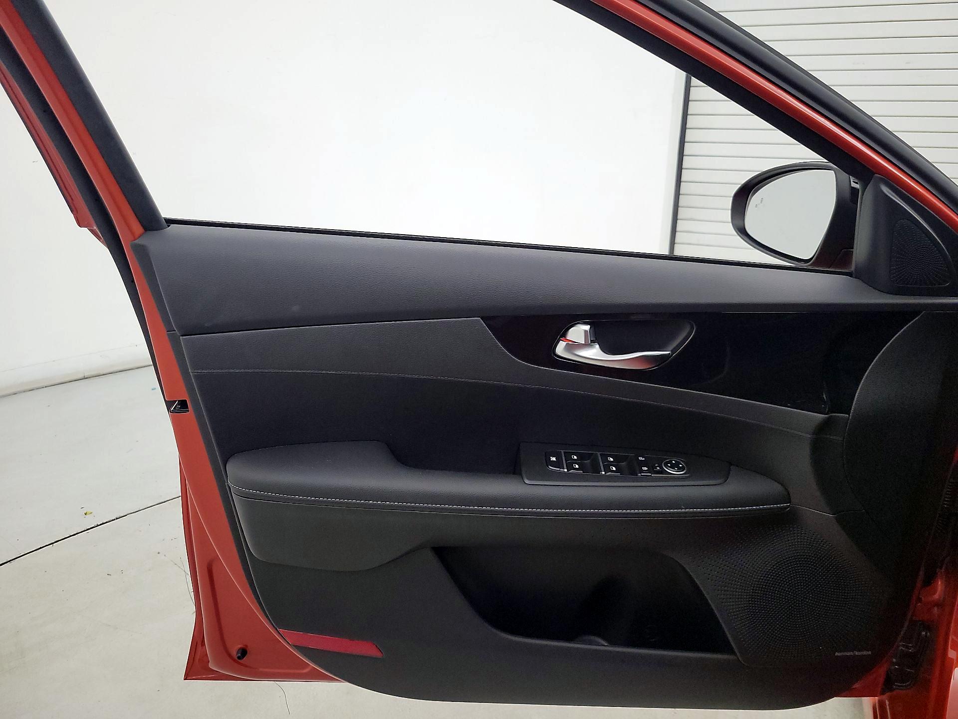Thumbnail: 2023 Kia Forte - 12