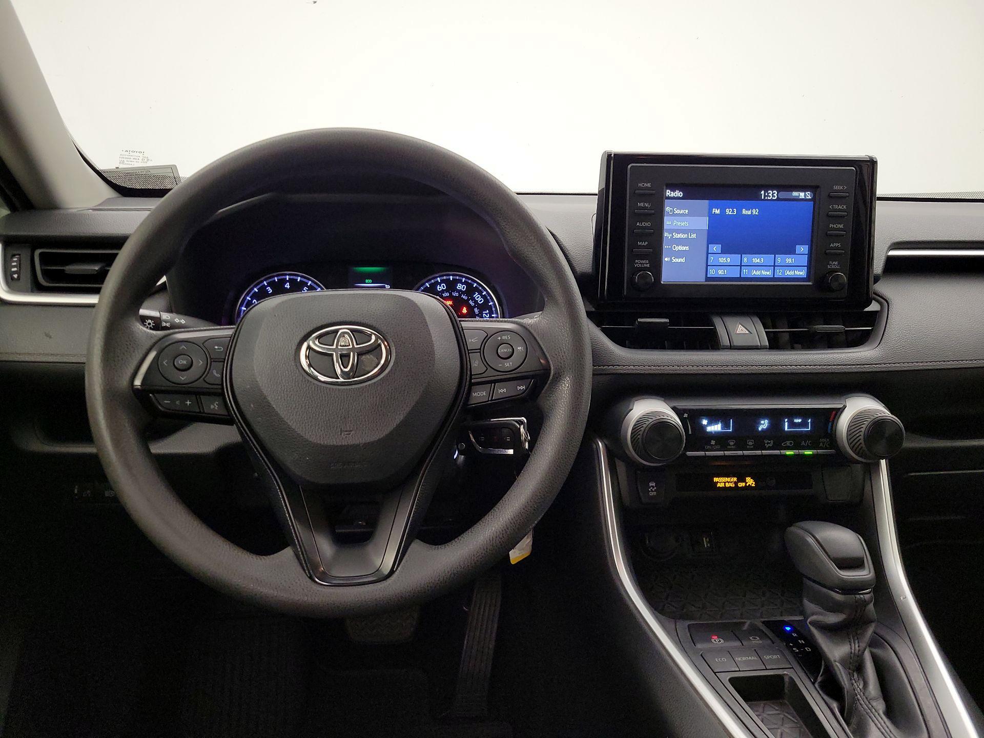 Thumbnail: 2019 Toyota RAV4 - 10