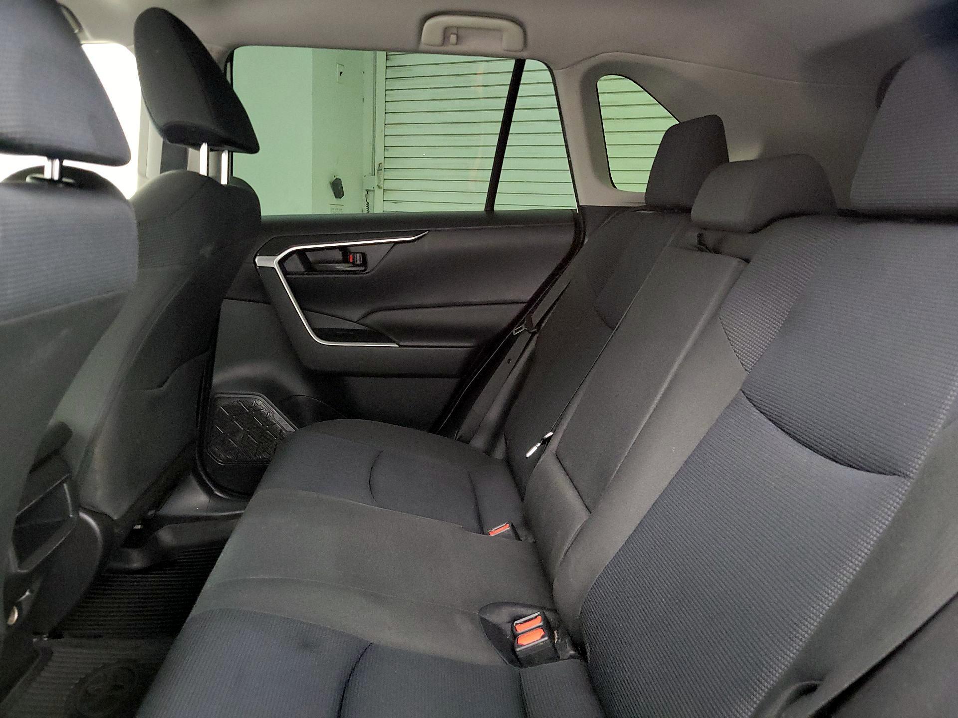 Thumbnail: 2019 Toyota RAV4 - 19