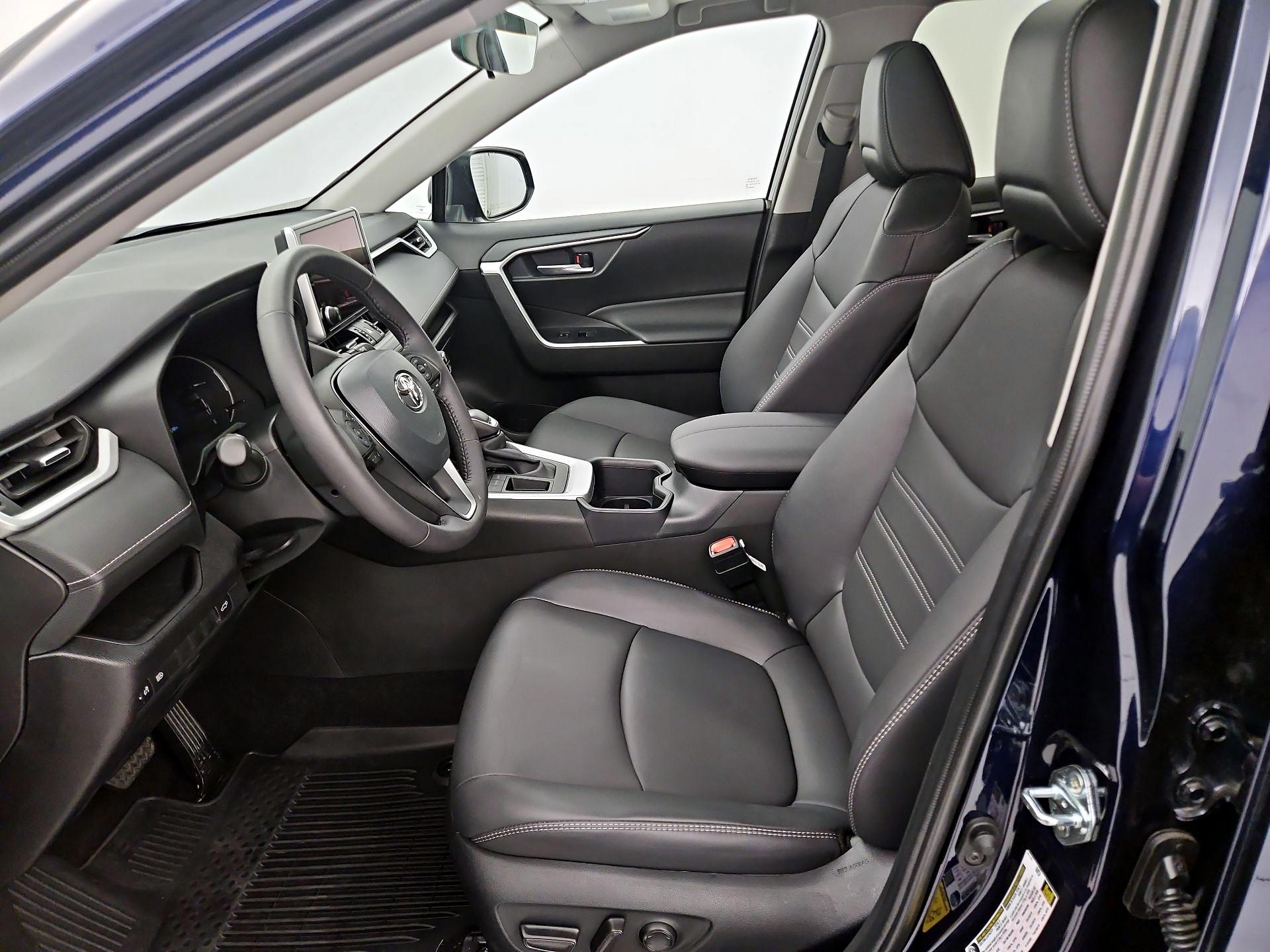 Thumbnail: 2025 Toyota RAV4 - 11