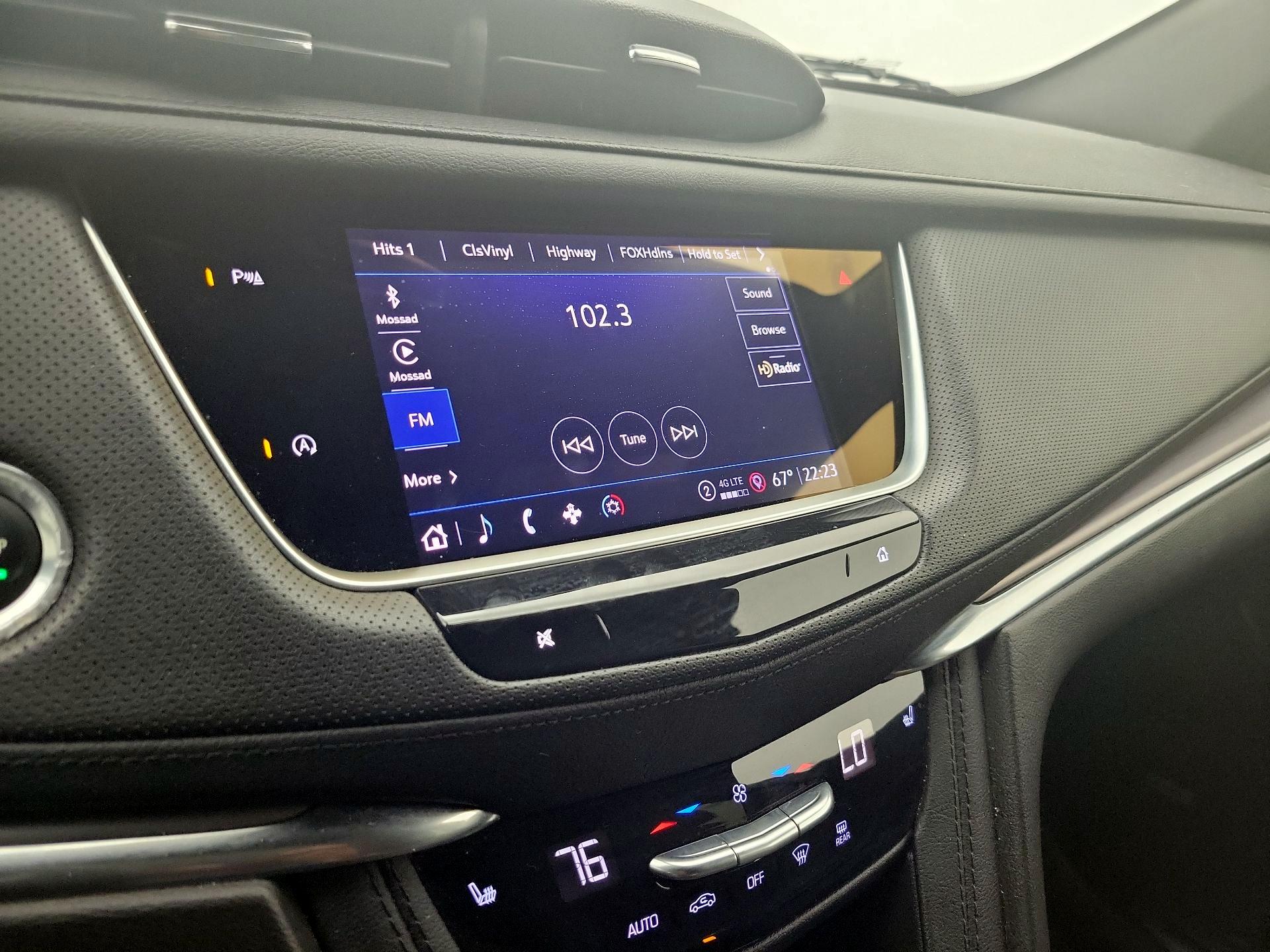 Thumbnail: 2023 Cadillac XT5 - 15