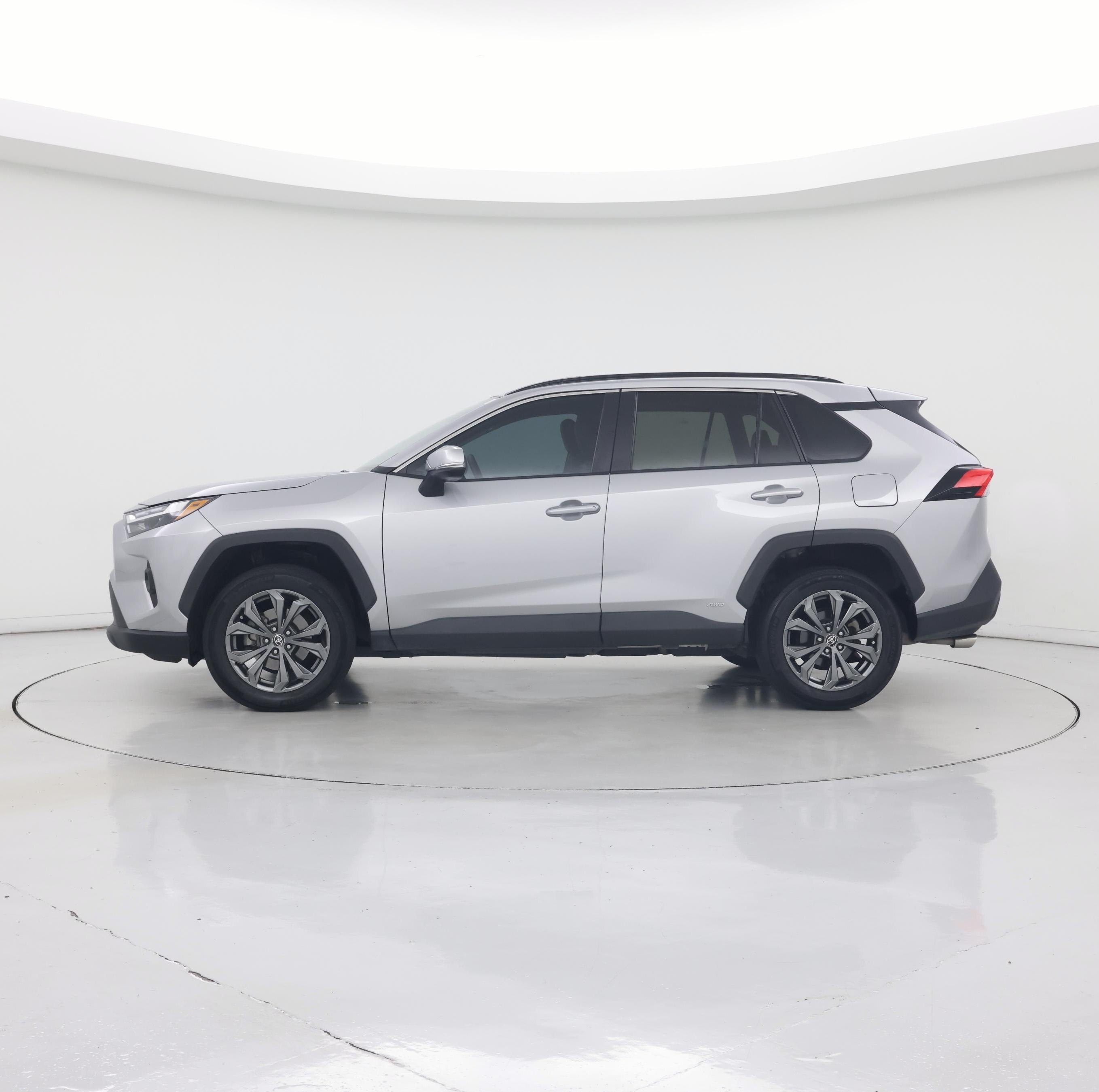 Thumbnail: 2022 Toyota RAV4 - 3