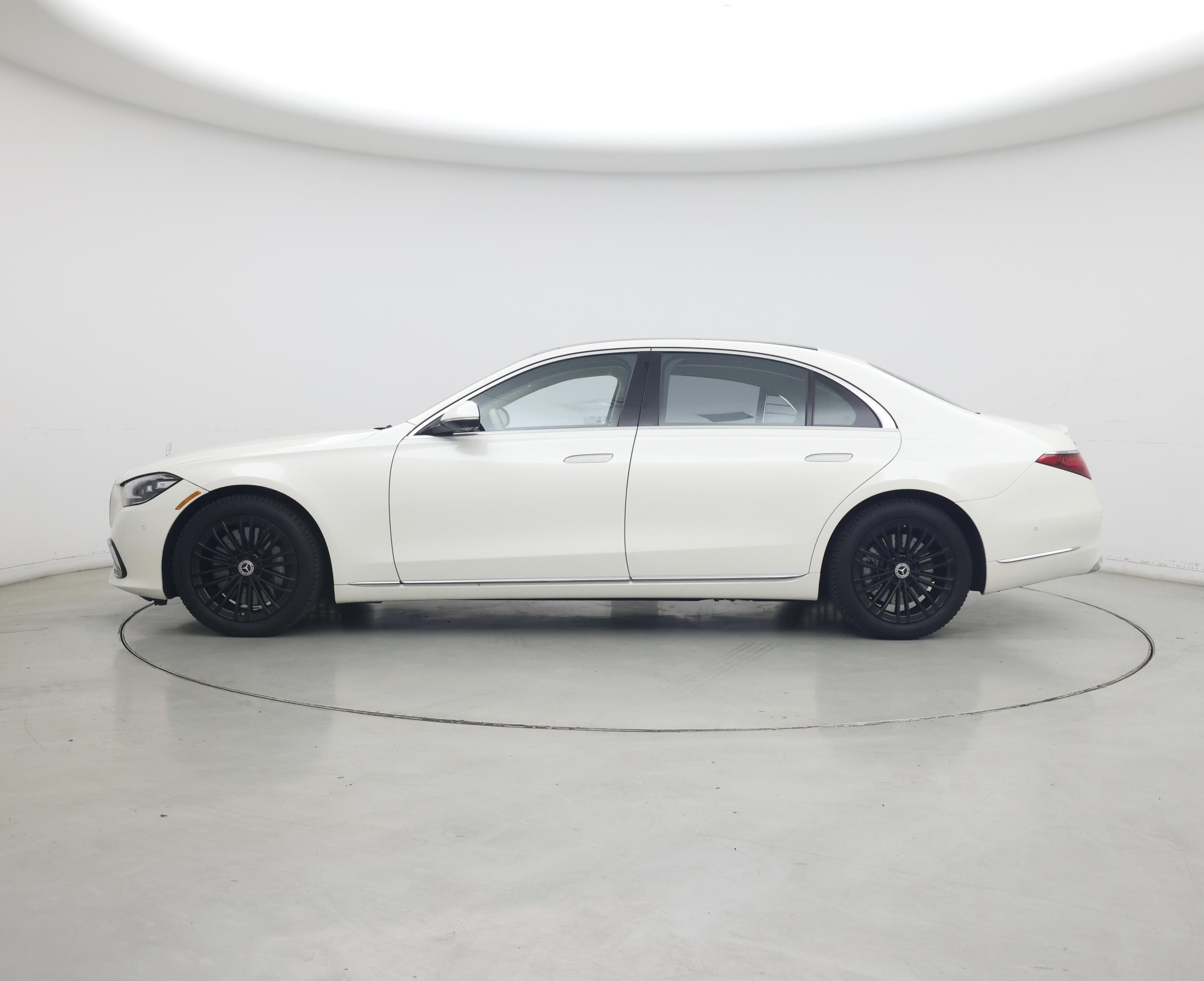 Thumbnail: 2022 Mercedes-Benz S-Class - 3