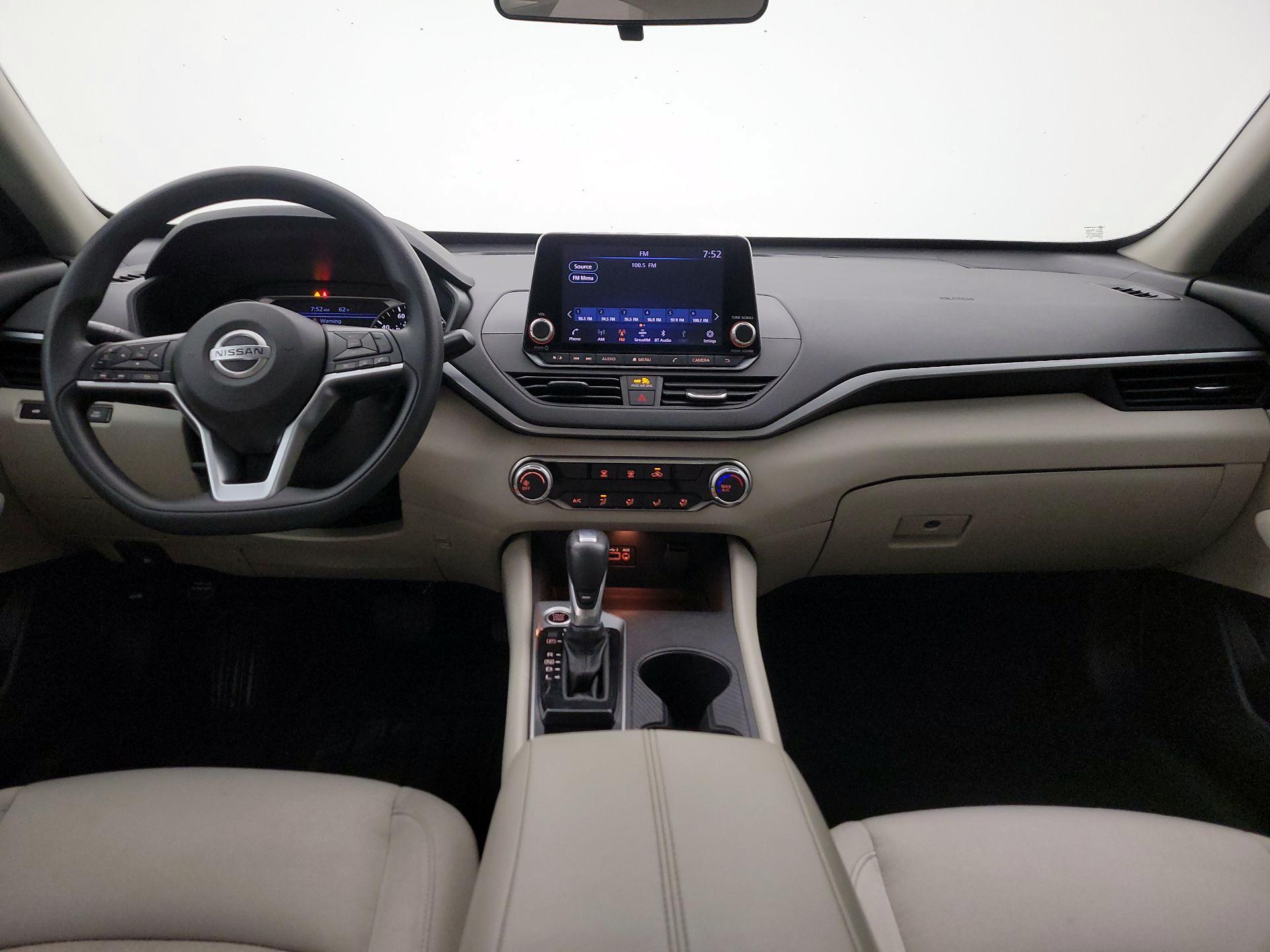 Thumbnail: 2020 Nissan Altima - 9
