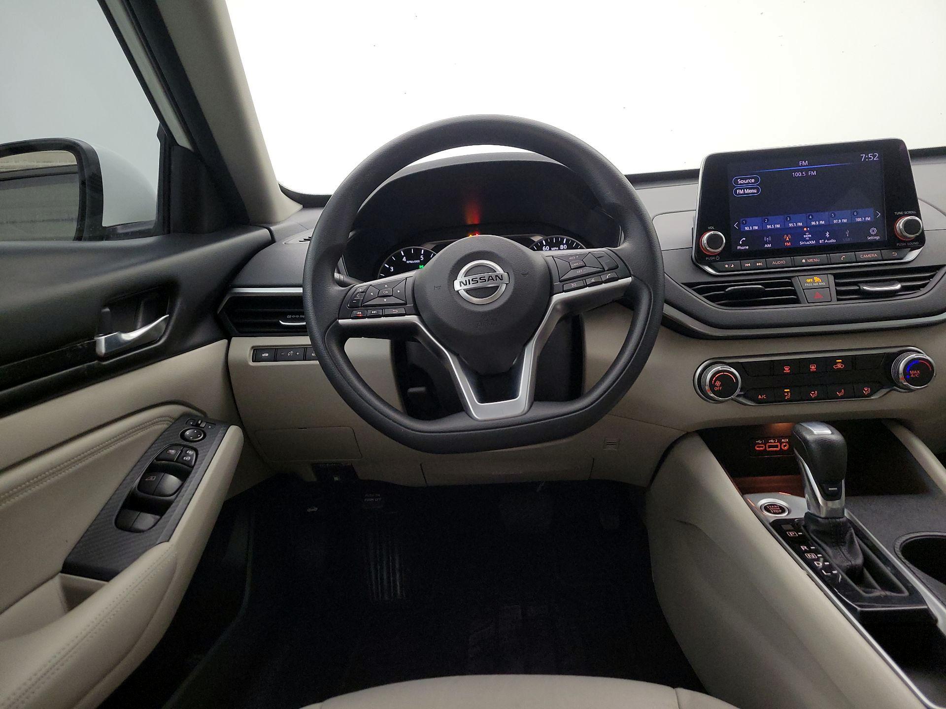 Thumbnail: 2020 Nissan Altima - 10