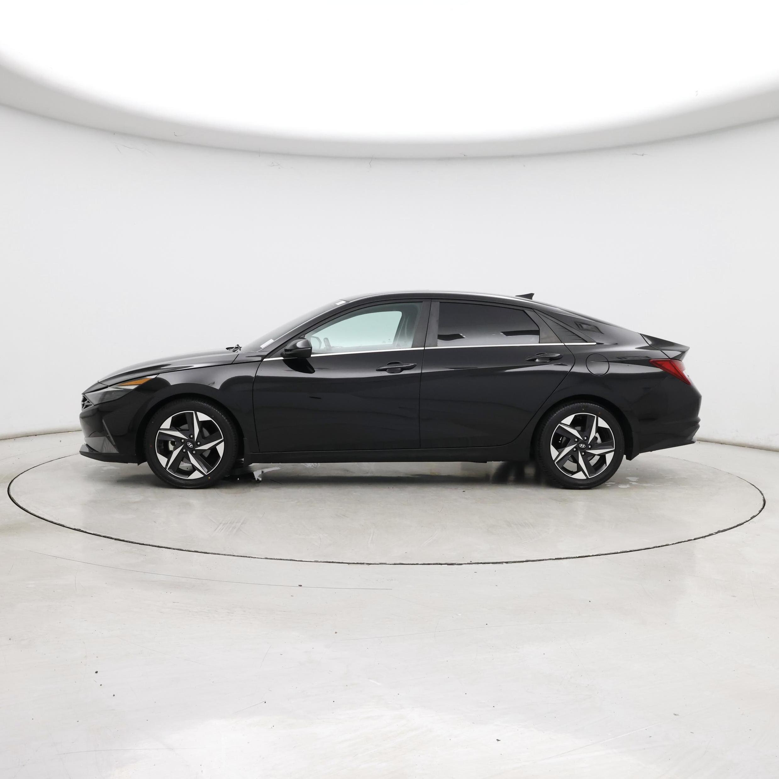 Thumbnail: 2023 Hyundai Elantra - 3