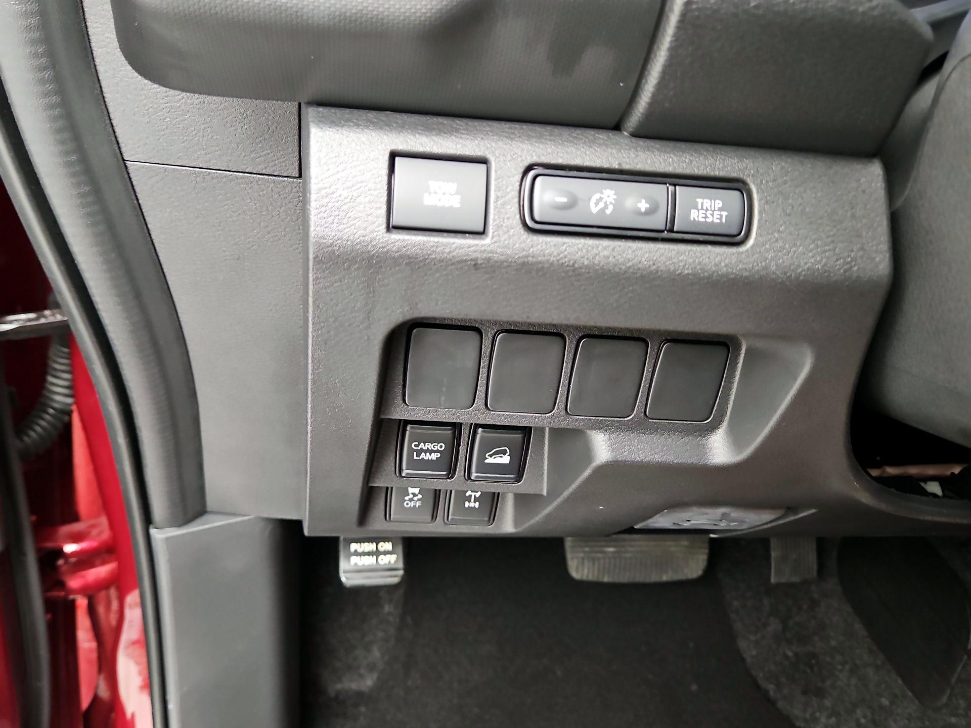 Thumbnail: 2024 Nissan Frontier - 13