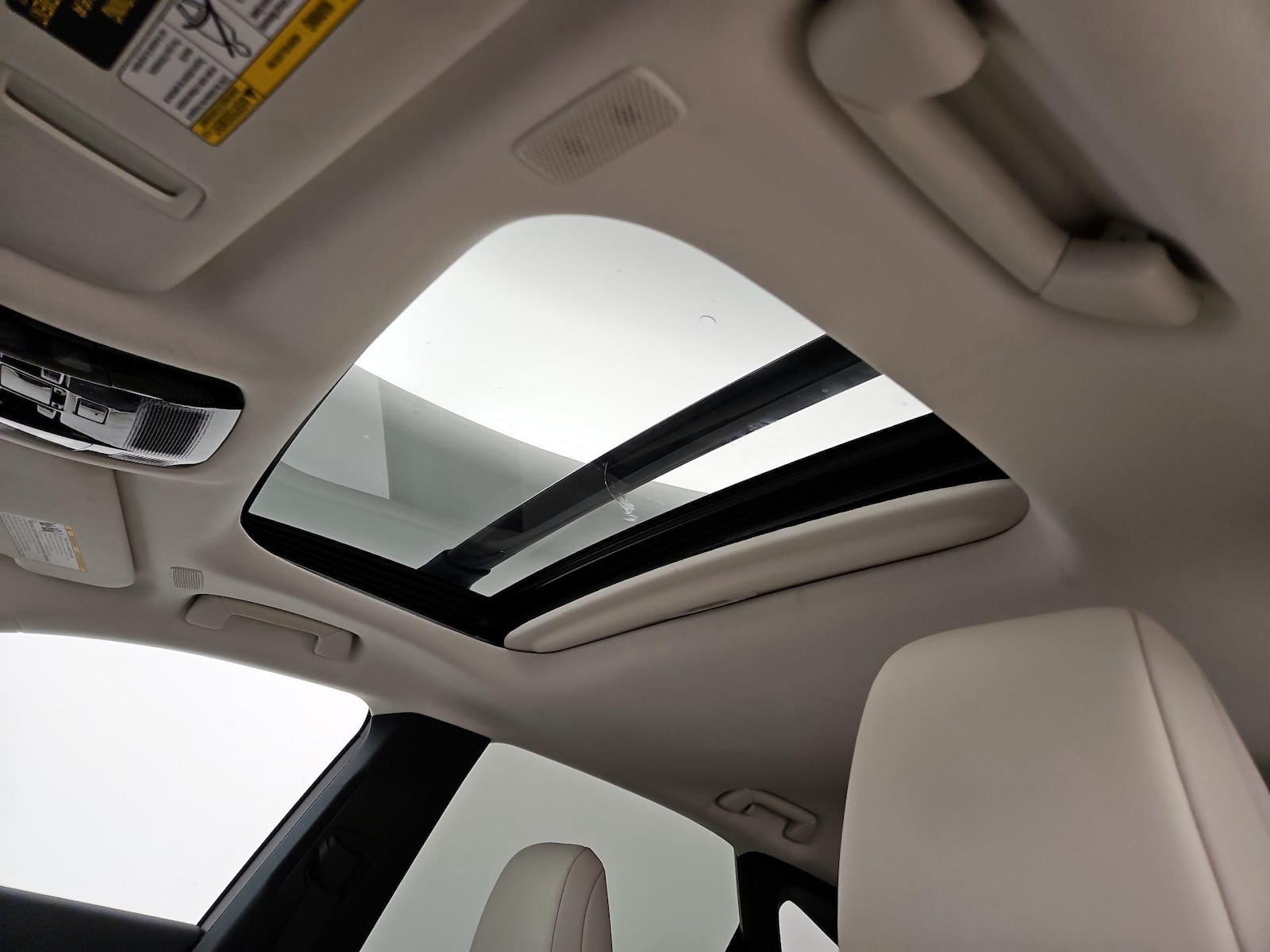 Sunroof(s) & Overhead Airbags