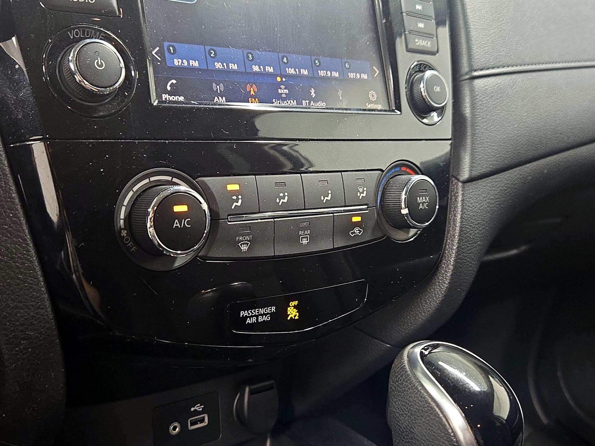 Thumbnail: 2019 Nissan Rogue - 16