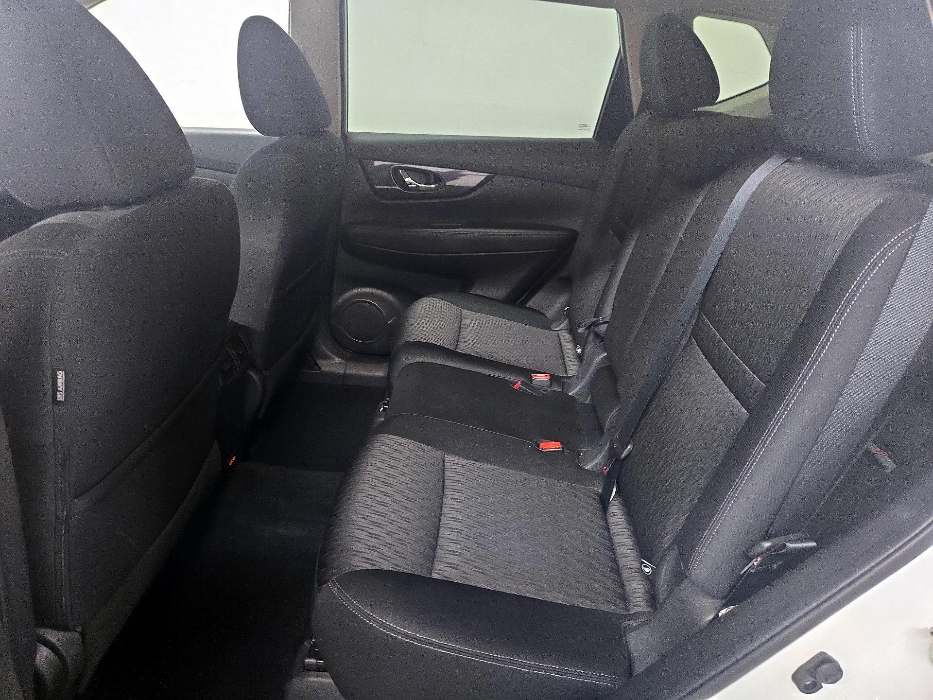 Thumbnail: 2019 Nissan Rogue - 19