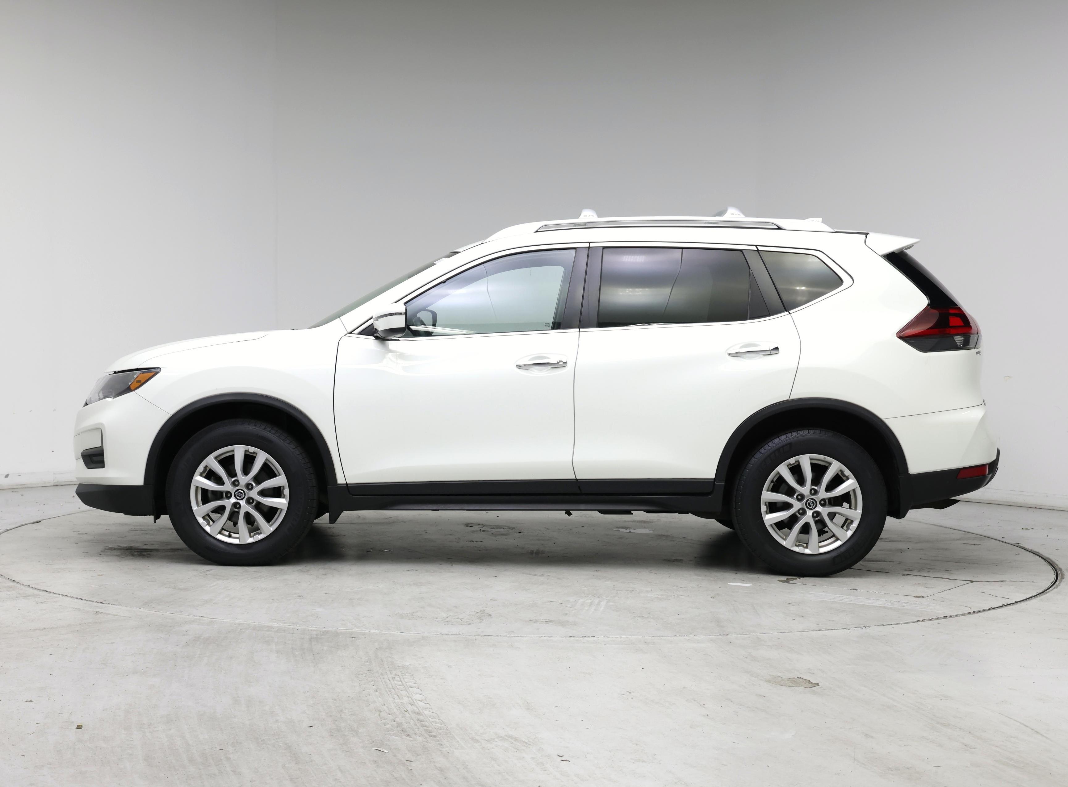 Thumbnail: 2019 Nissan Rogue - 3