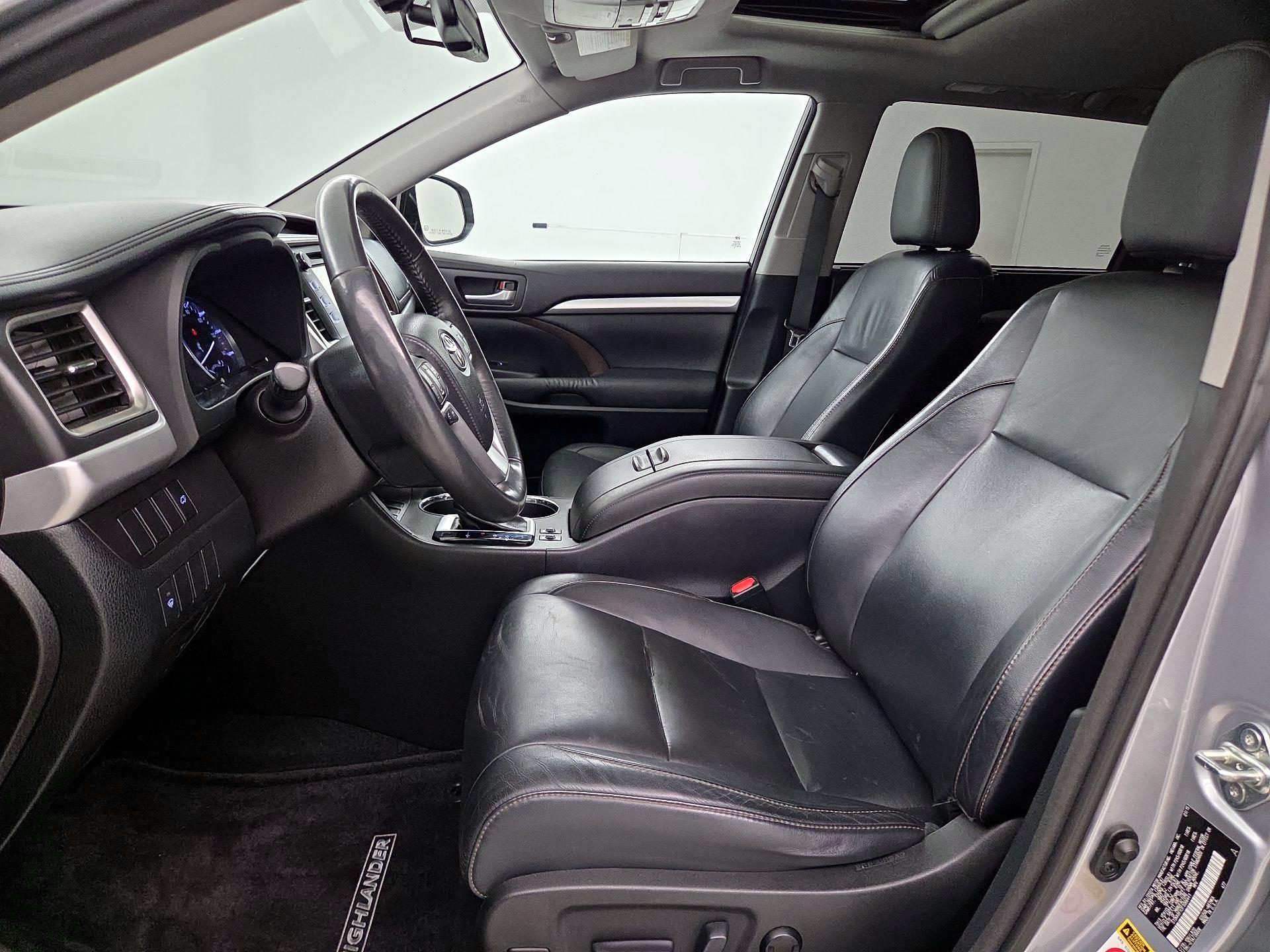 Thumbnail: 2015 Toyota Highlander - 11