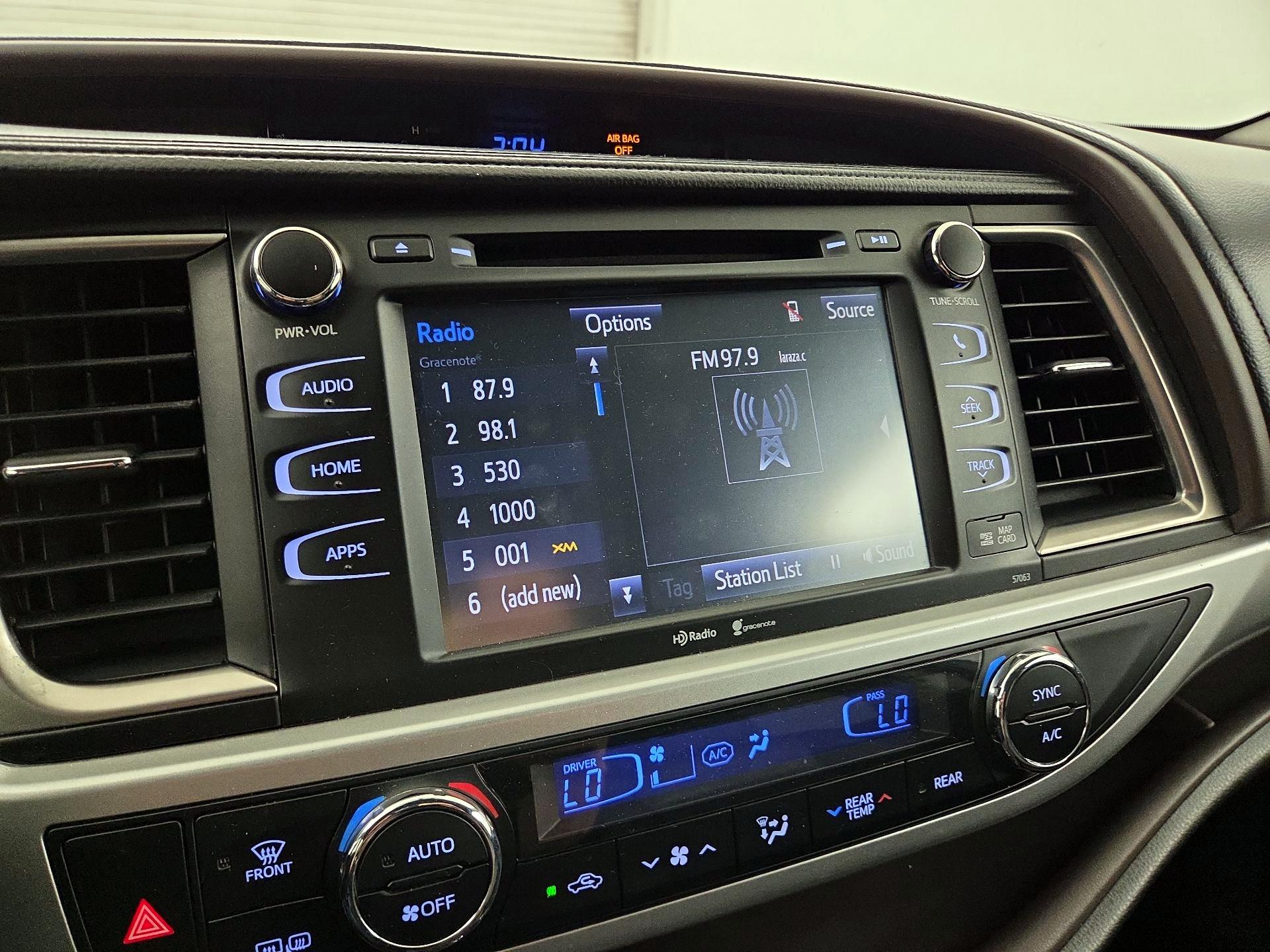 Thumbnail: 2015 Toyota Highlander - 16