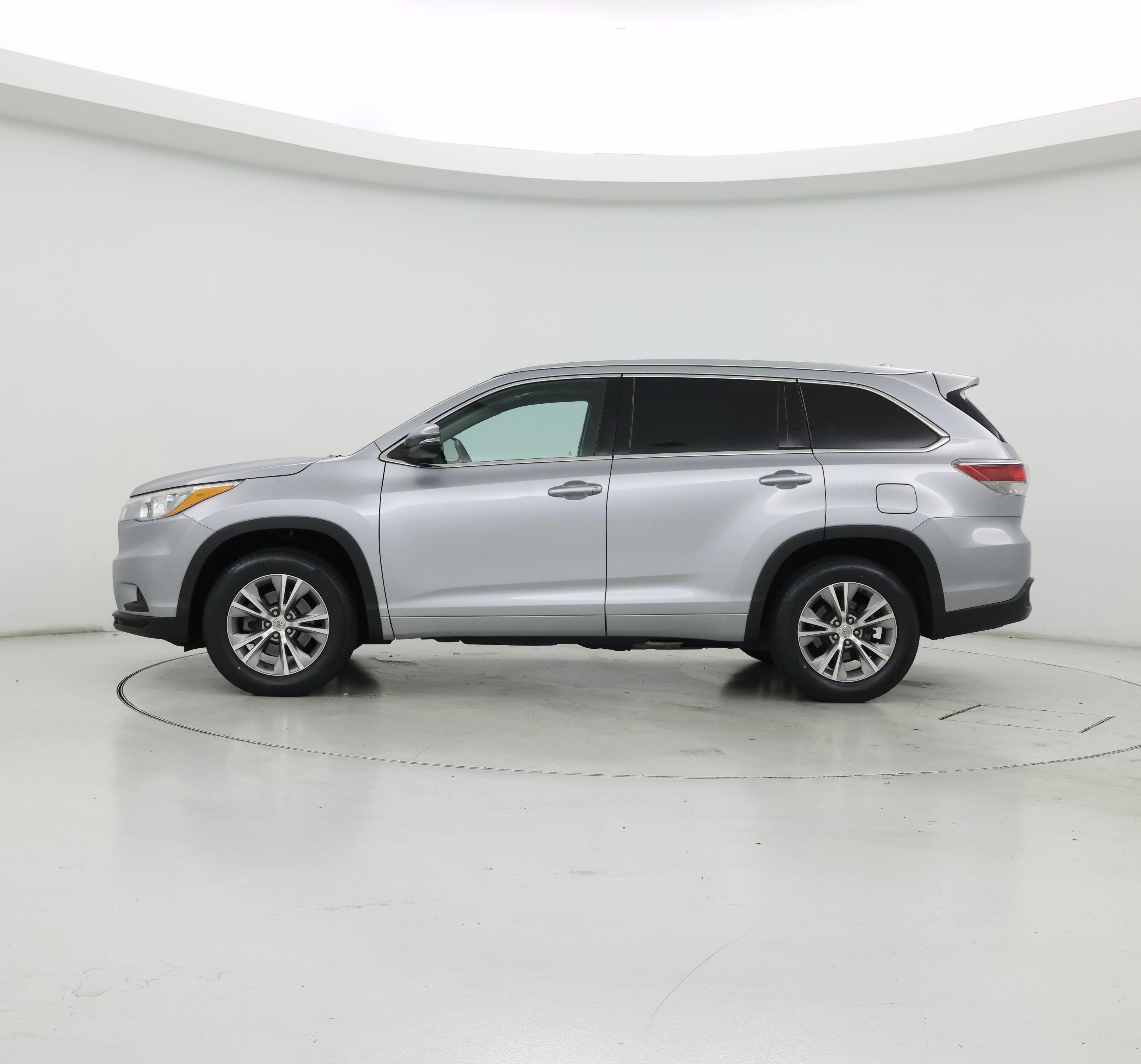 Thumbnail: 2015 Toyota Highlander - 3